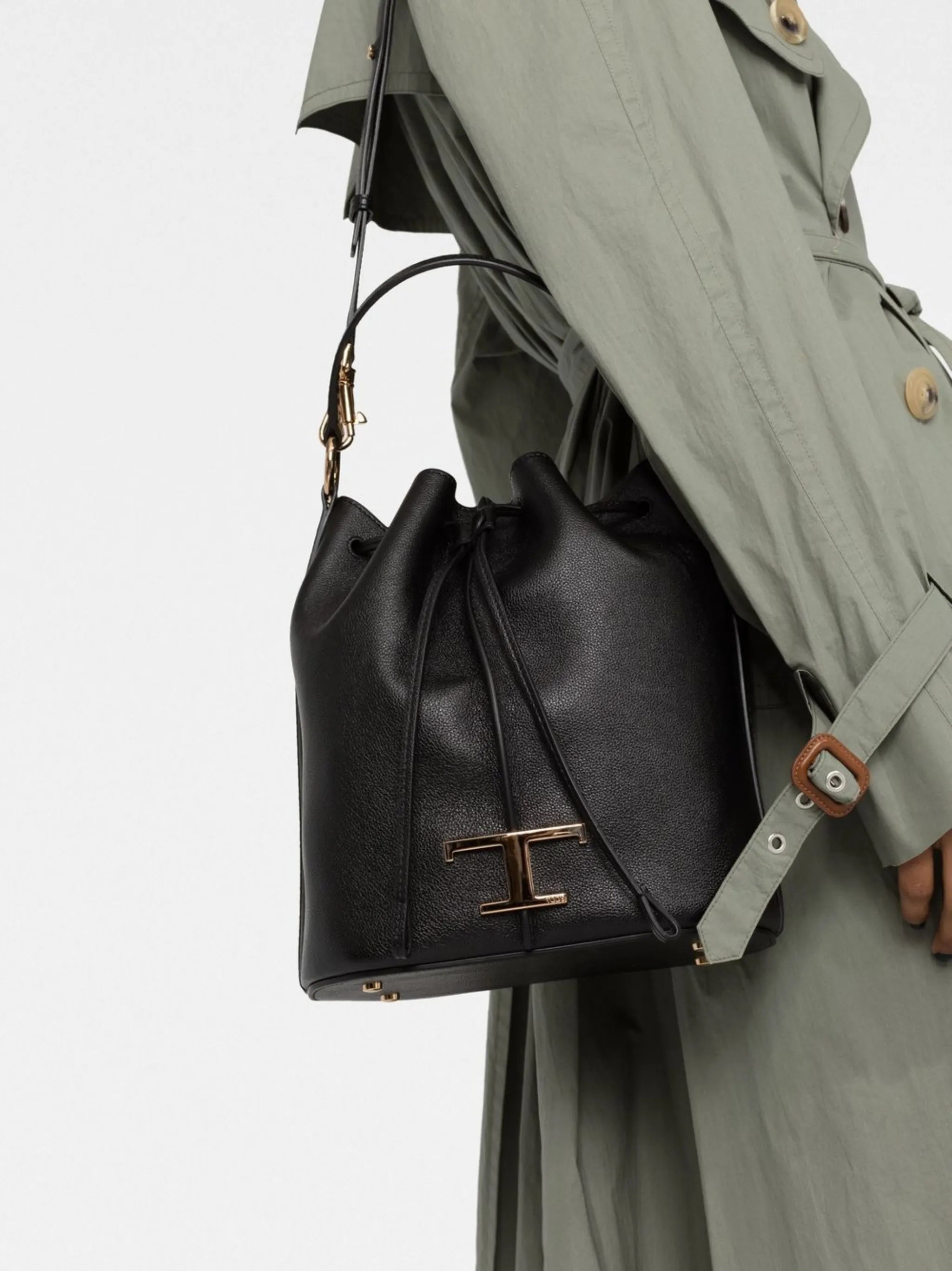 leather bucket bag
