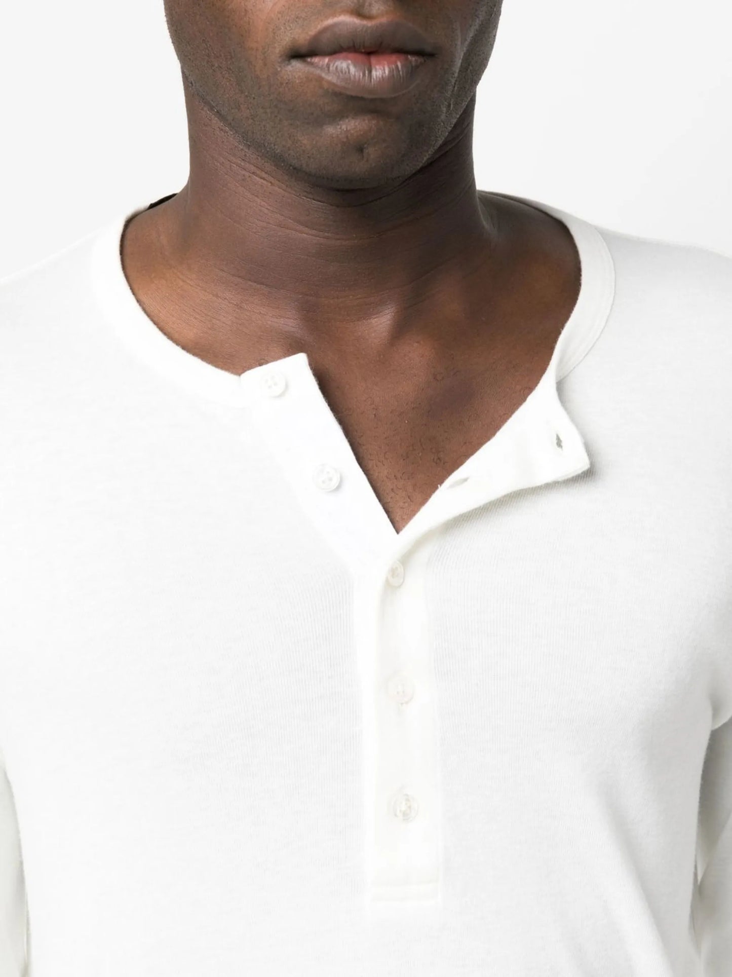 long-sleeved round-neck T-shirt