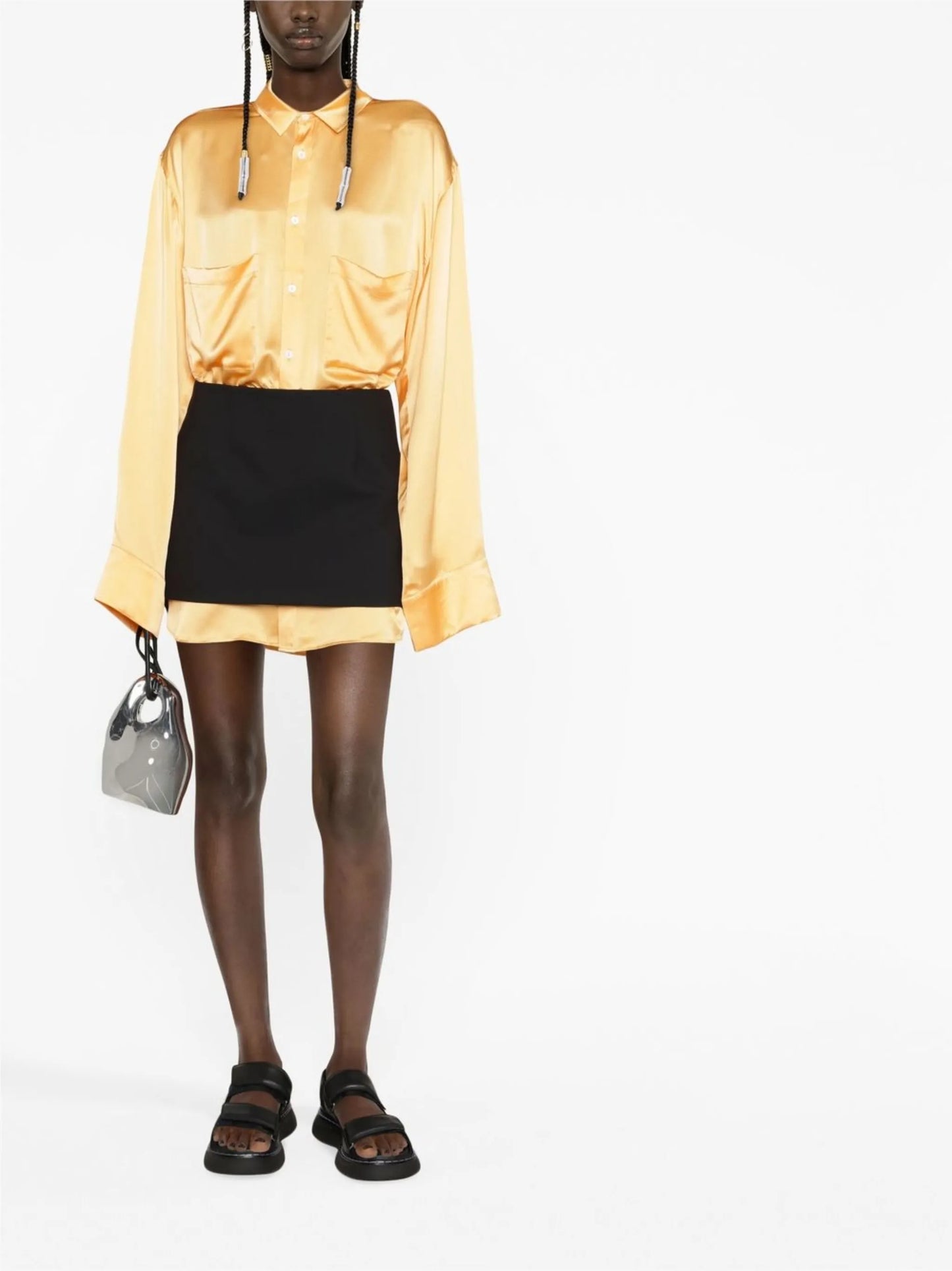 low-rise mini skirt