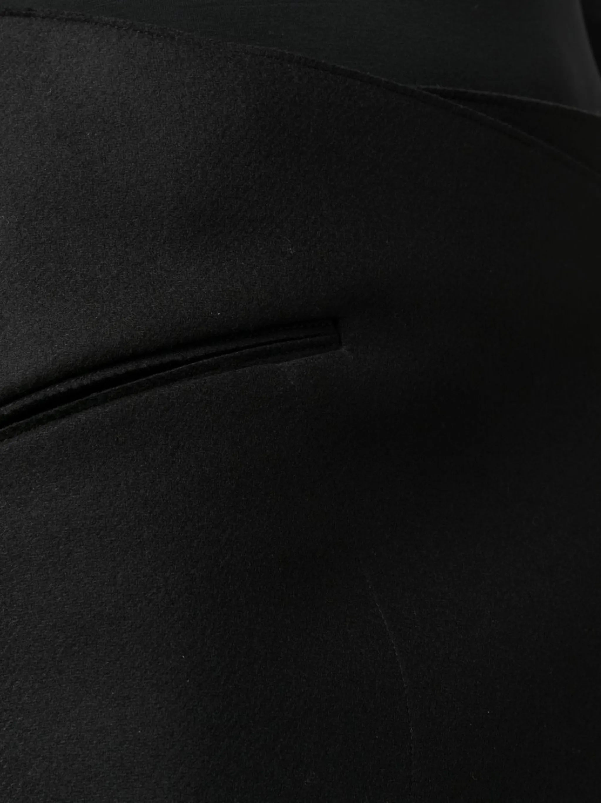 Ver asymmetric raw-cut wrap skirt