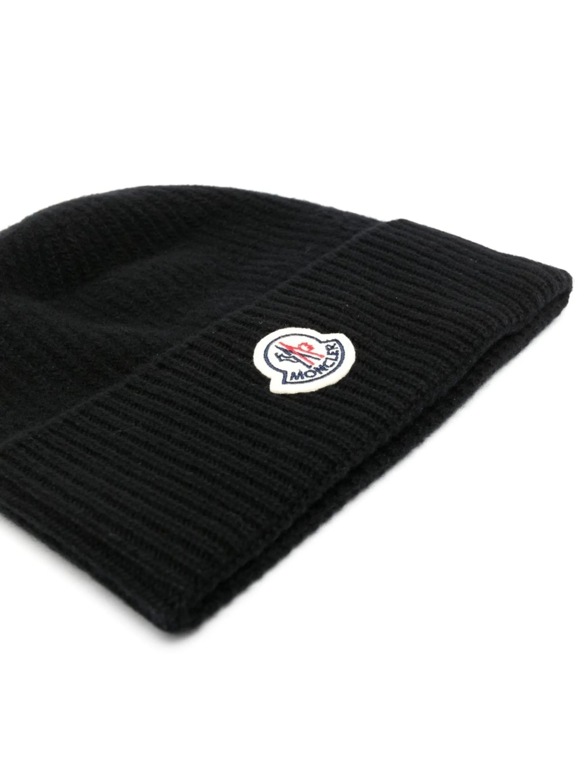 logo-patch beanie