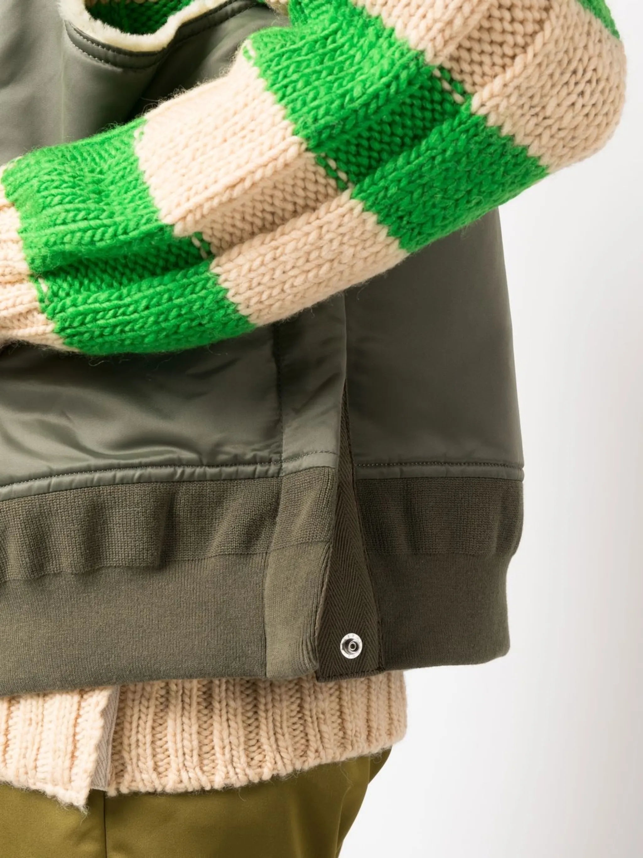 contrast-collar zipped gilet