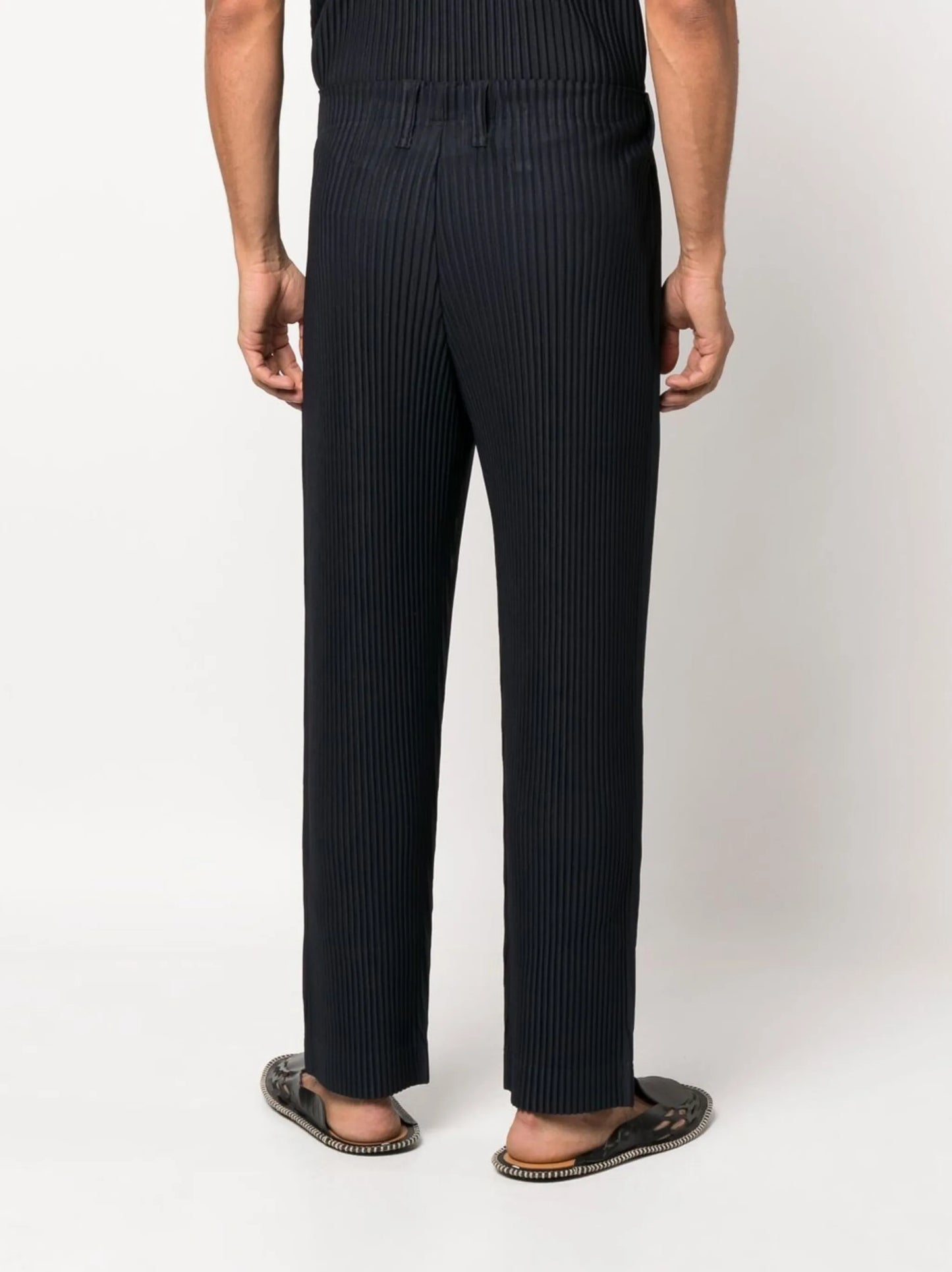 fully-pleated straight-leg trousers