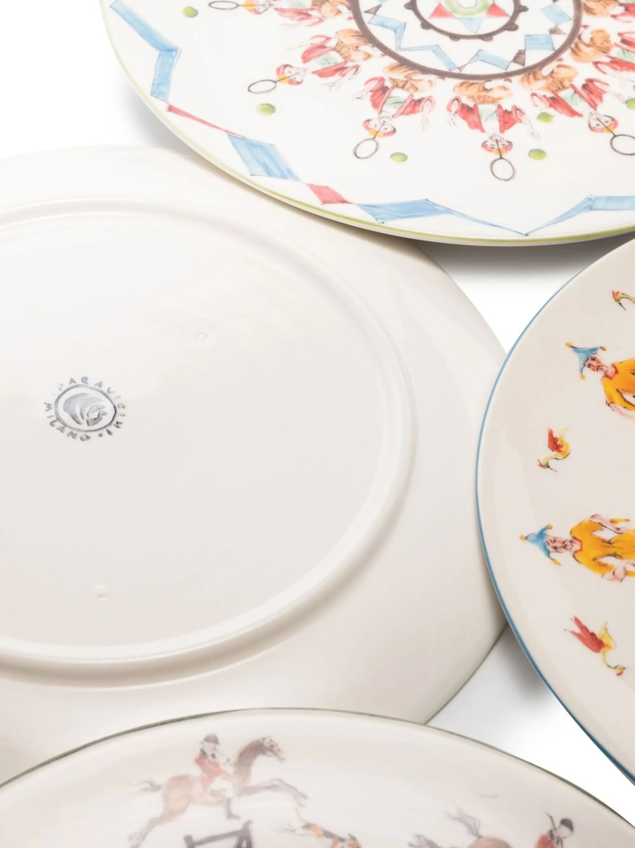set-of-eight Play plates mix-and-match set