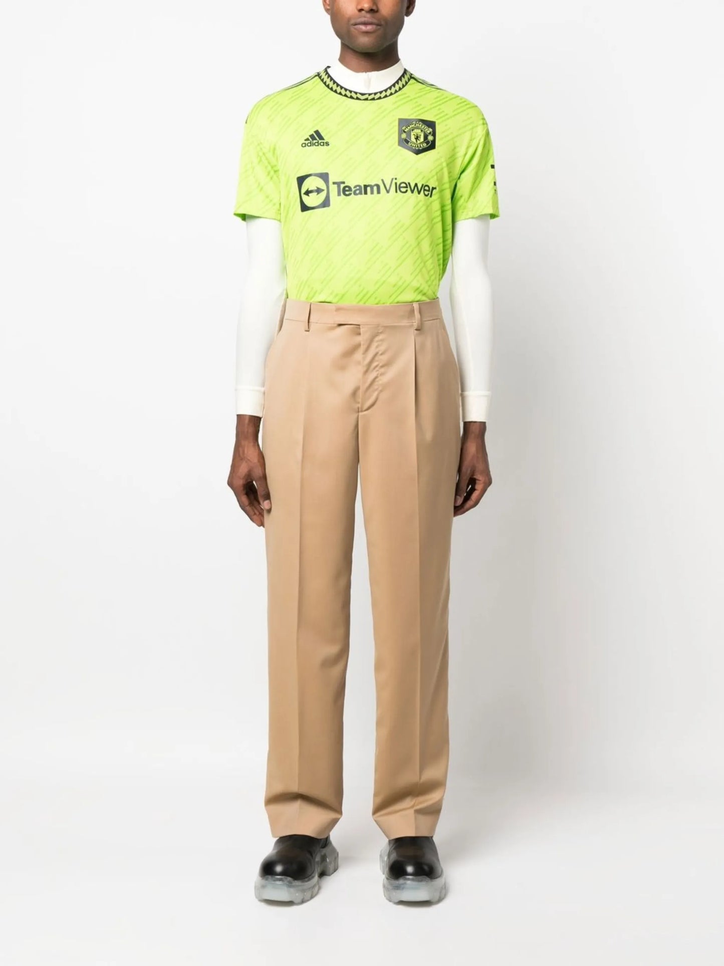 straight-leg tailored trousers
