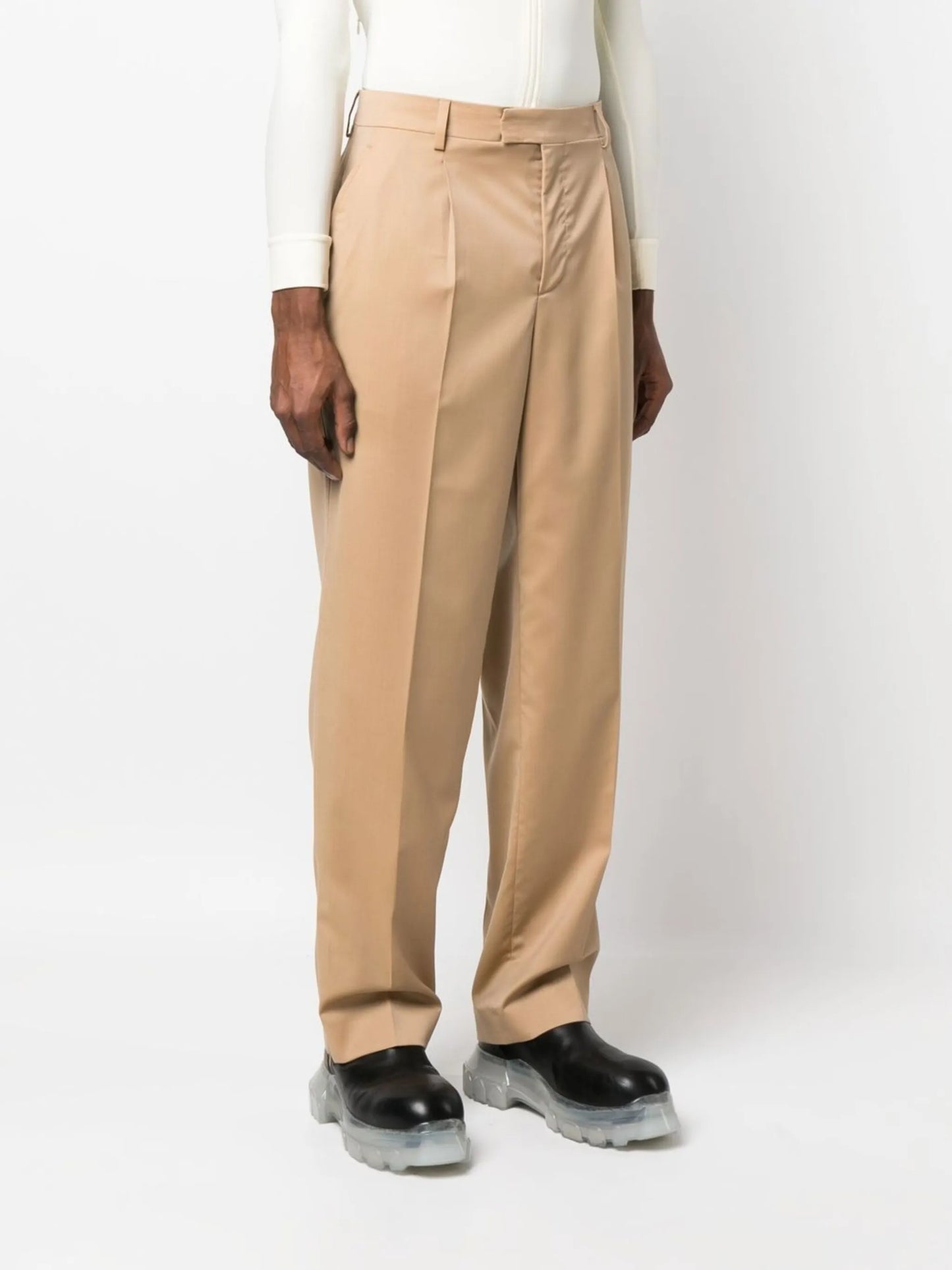 straight-leg tailored trousers