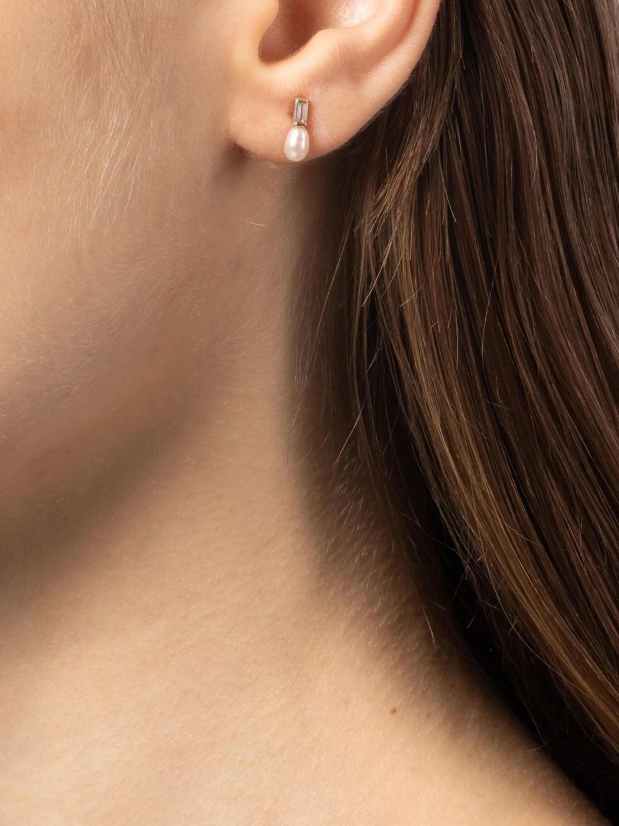 14kt yellow gold Orb pearl drop stud earring