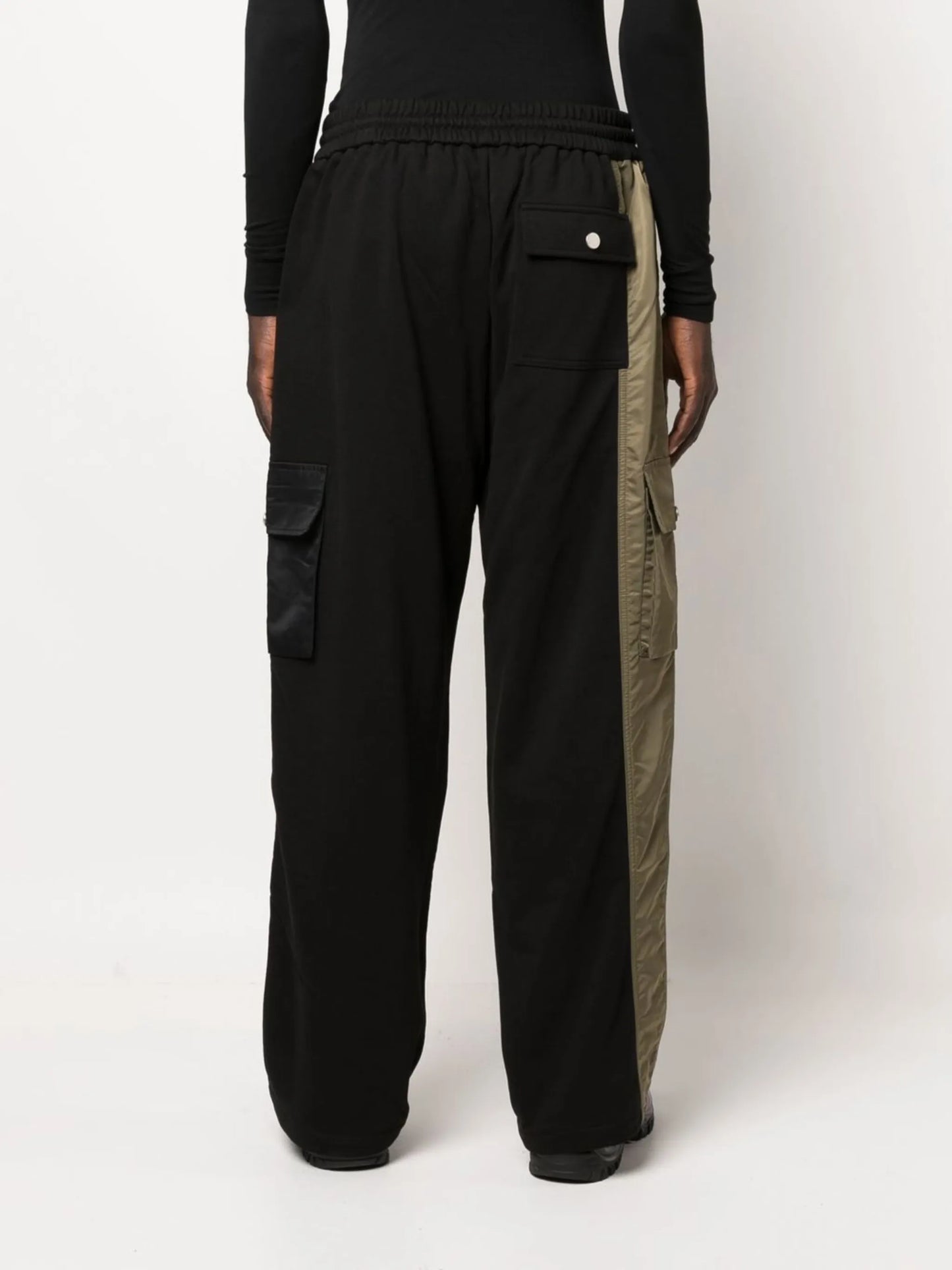 contrast straight-leg cargo trousers