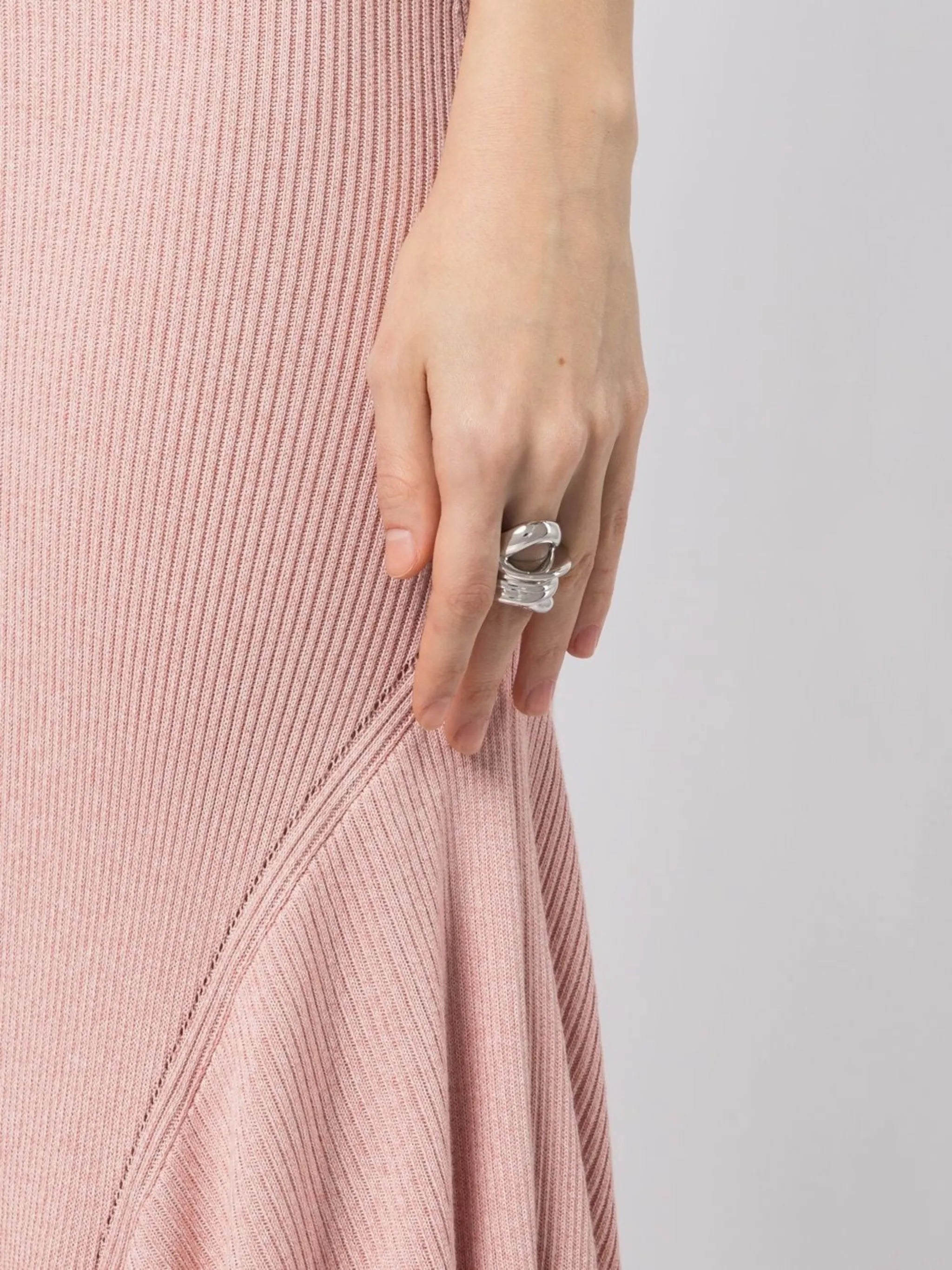 Clash wraparound ring