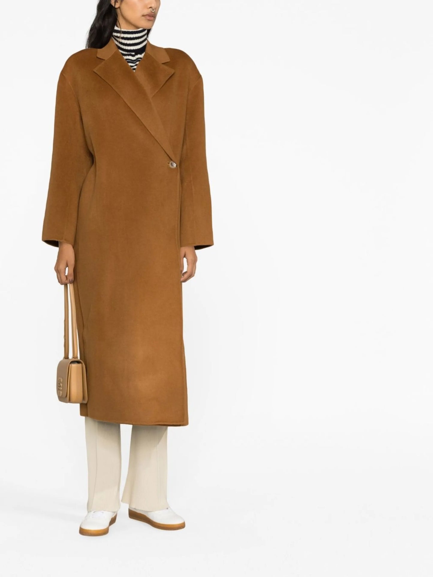 notched-lapel button-fastening coat