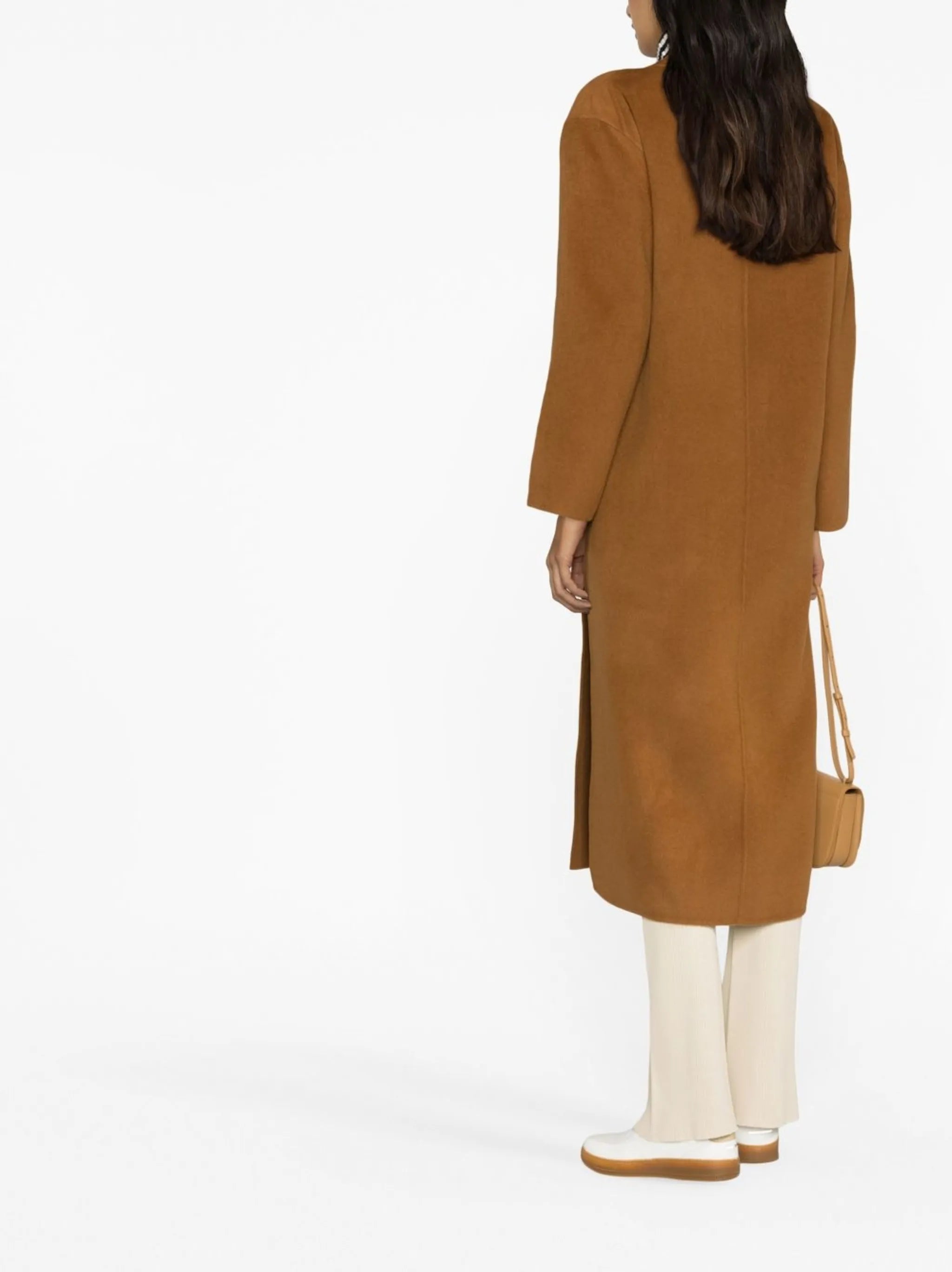 notched-lapel button-fastening coat