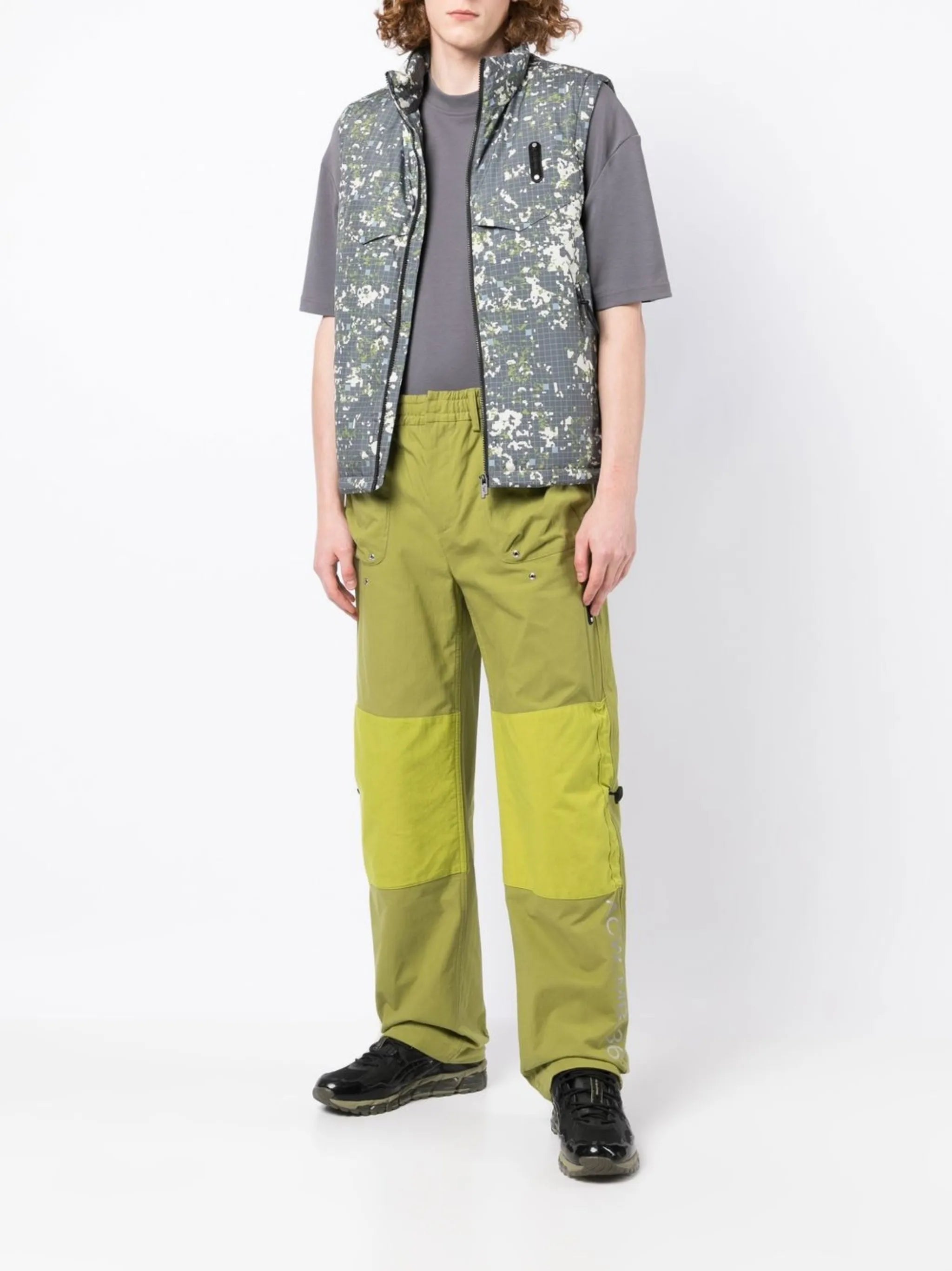 contrast-panel cargo trousers