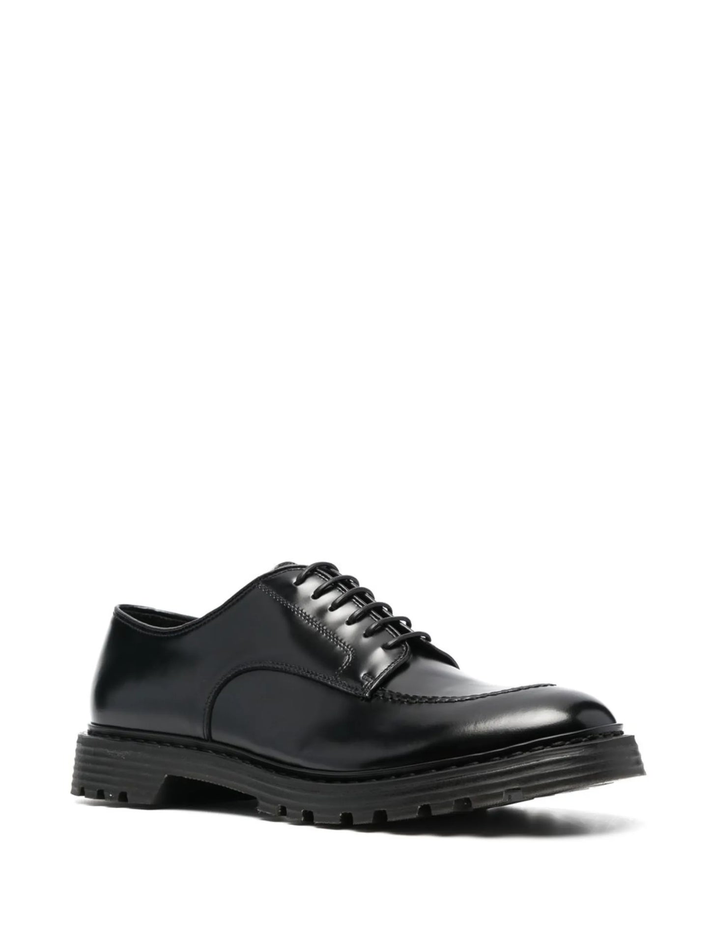 lace-up oxford shoes