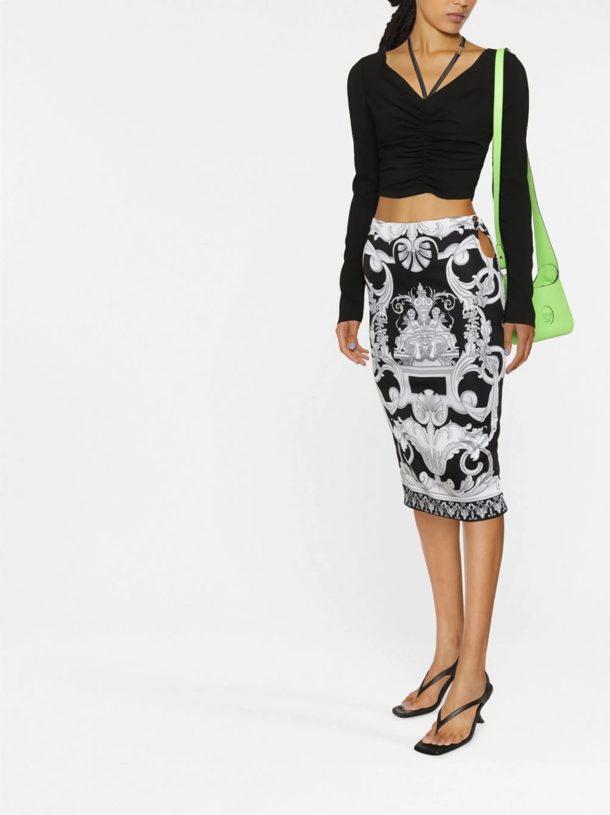 Medusa-plaque detail top