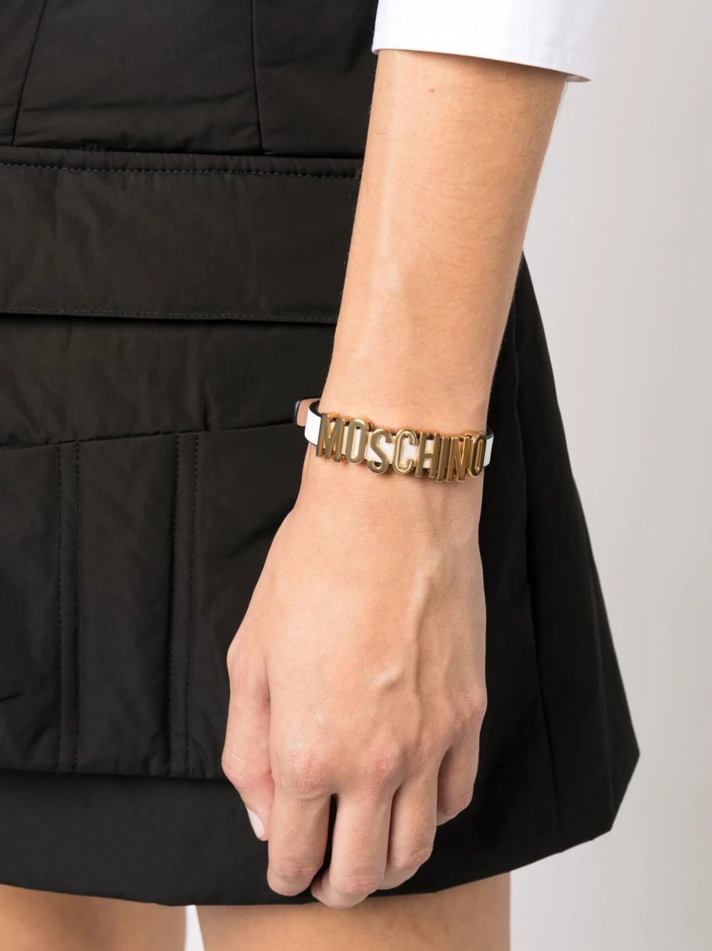 logo-plaque buckle bracelet