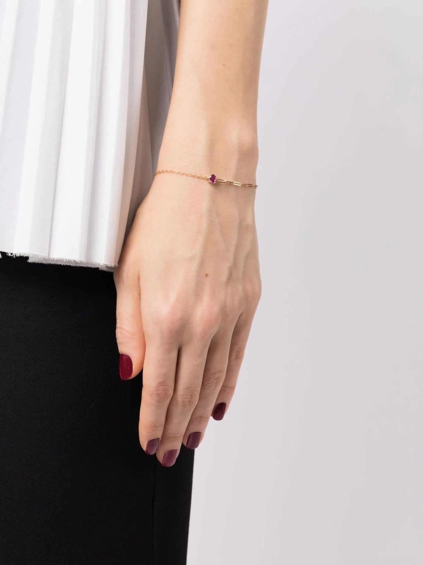 18kt yellow gold Solitaire ruby bracelet