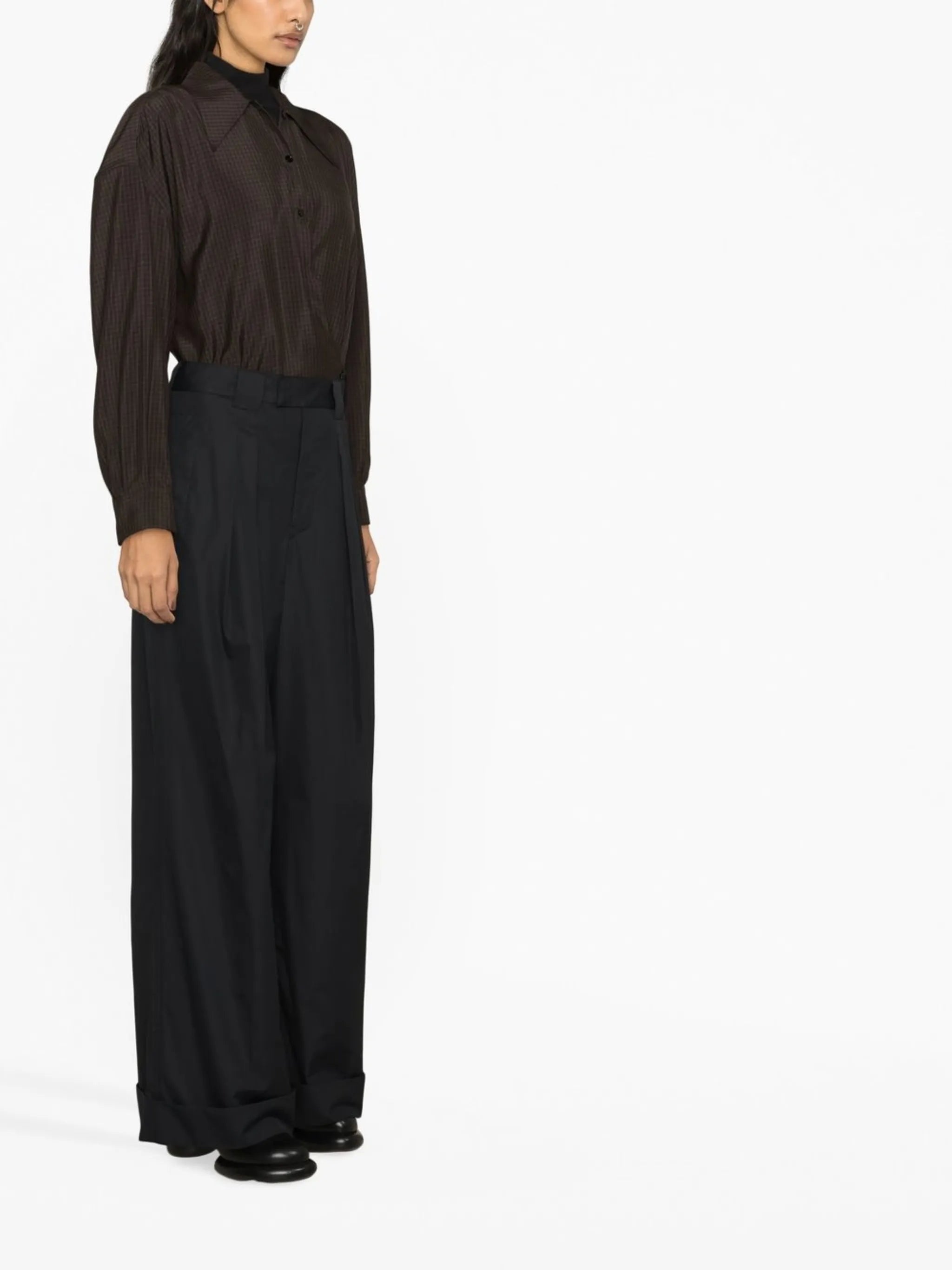 high-waisted pleated trousers