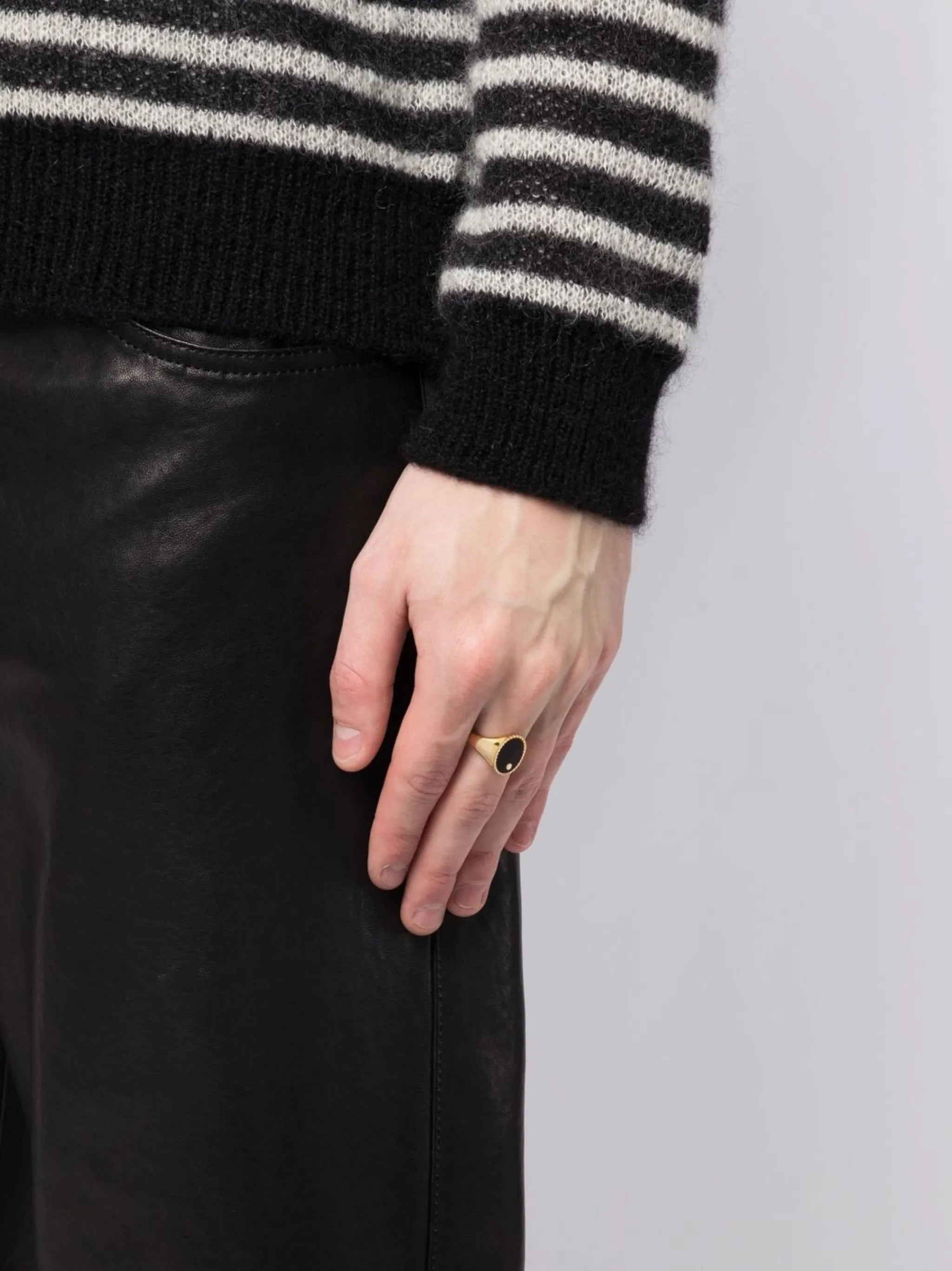 9kt yellow gold onyx and diamond signet ring
