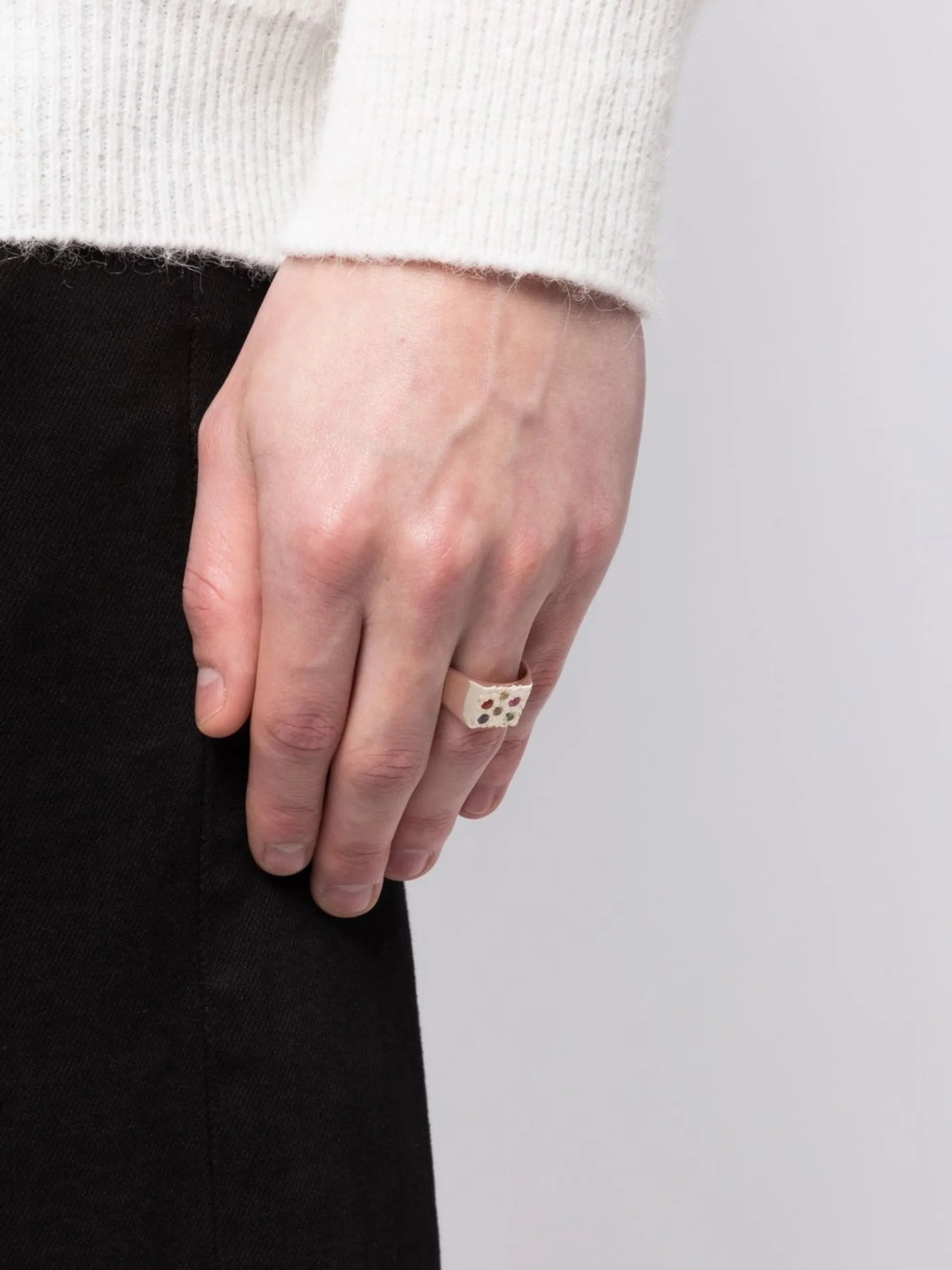 Rose Garden sapphire signet ring