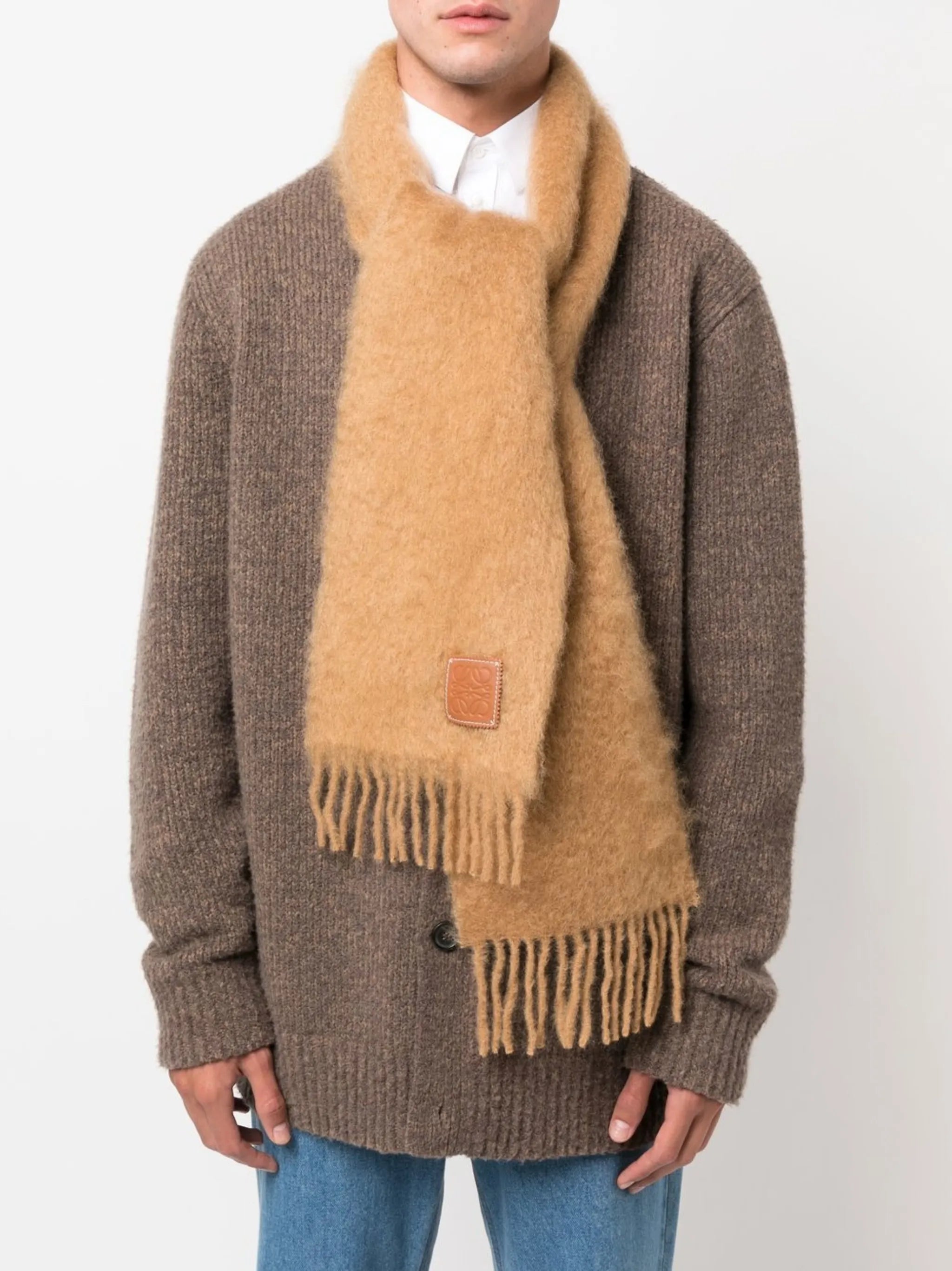 logo-patch scarf