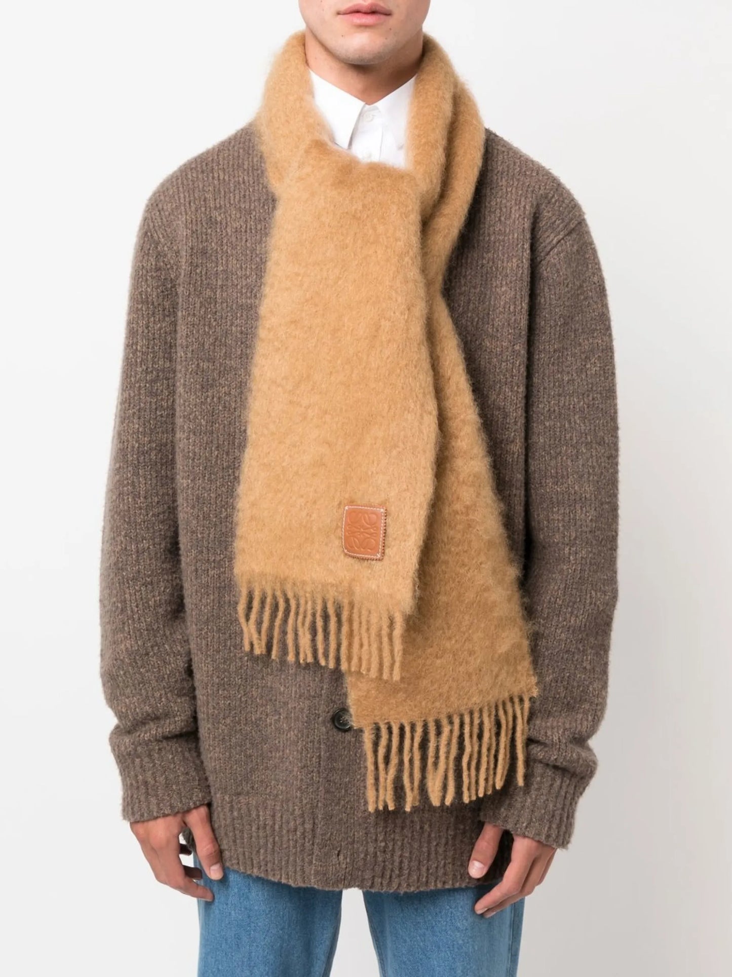 logo-patch scarf