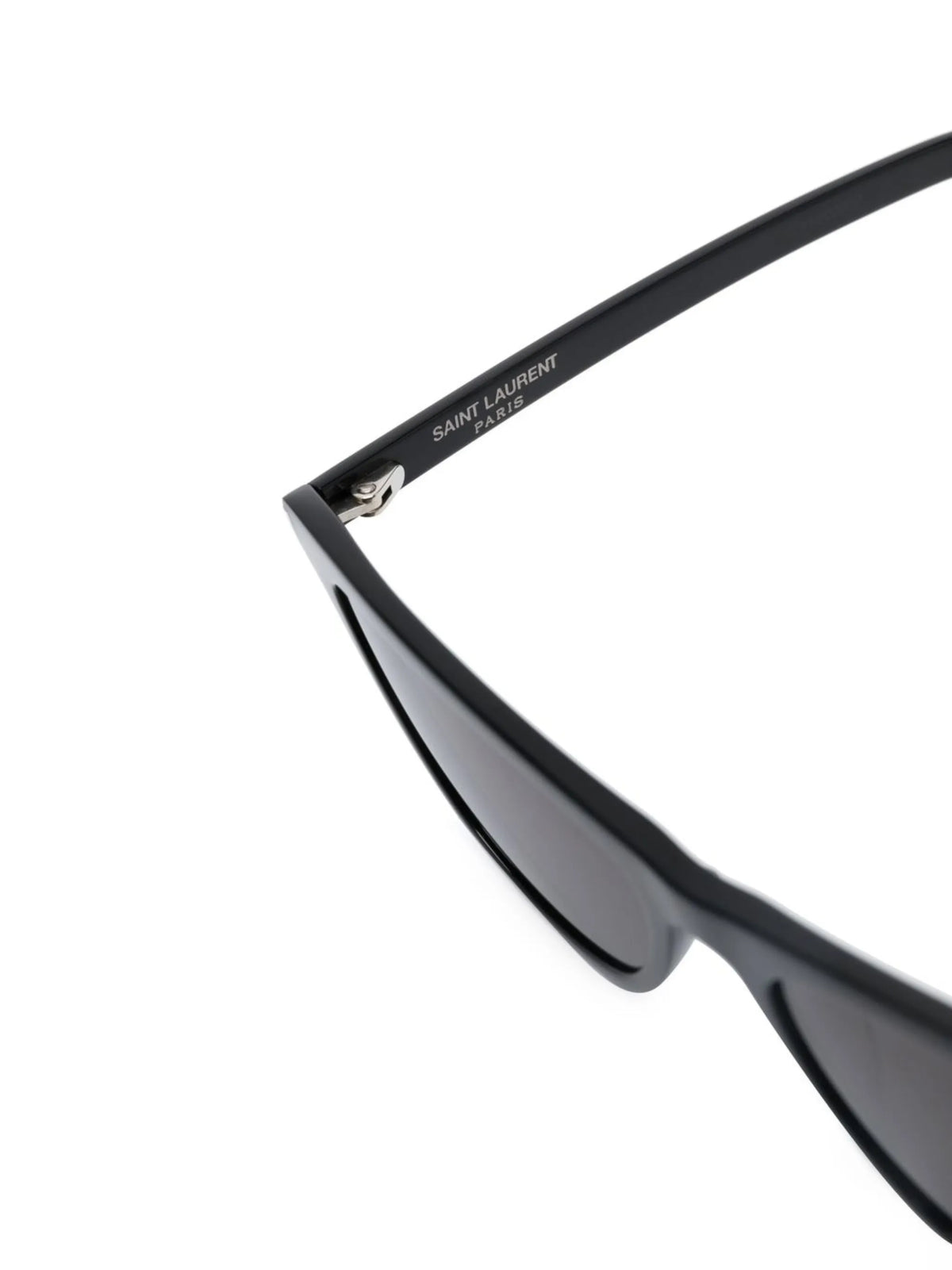 cat eye-frame sunglasses