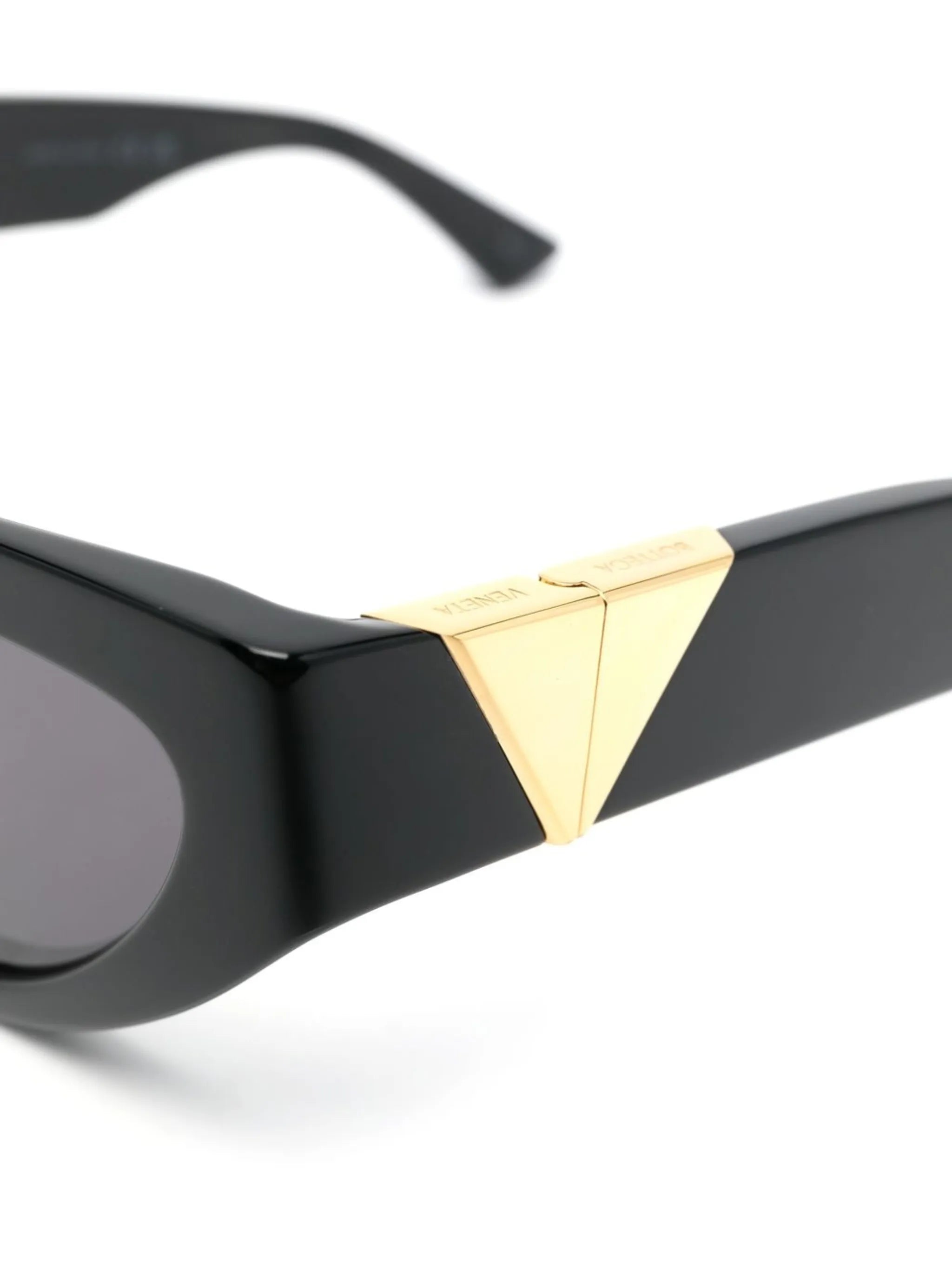 thick cat-eye frame sunglasses