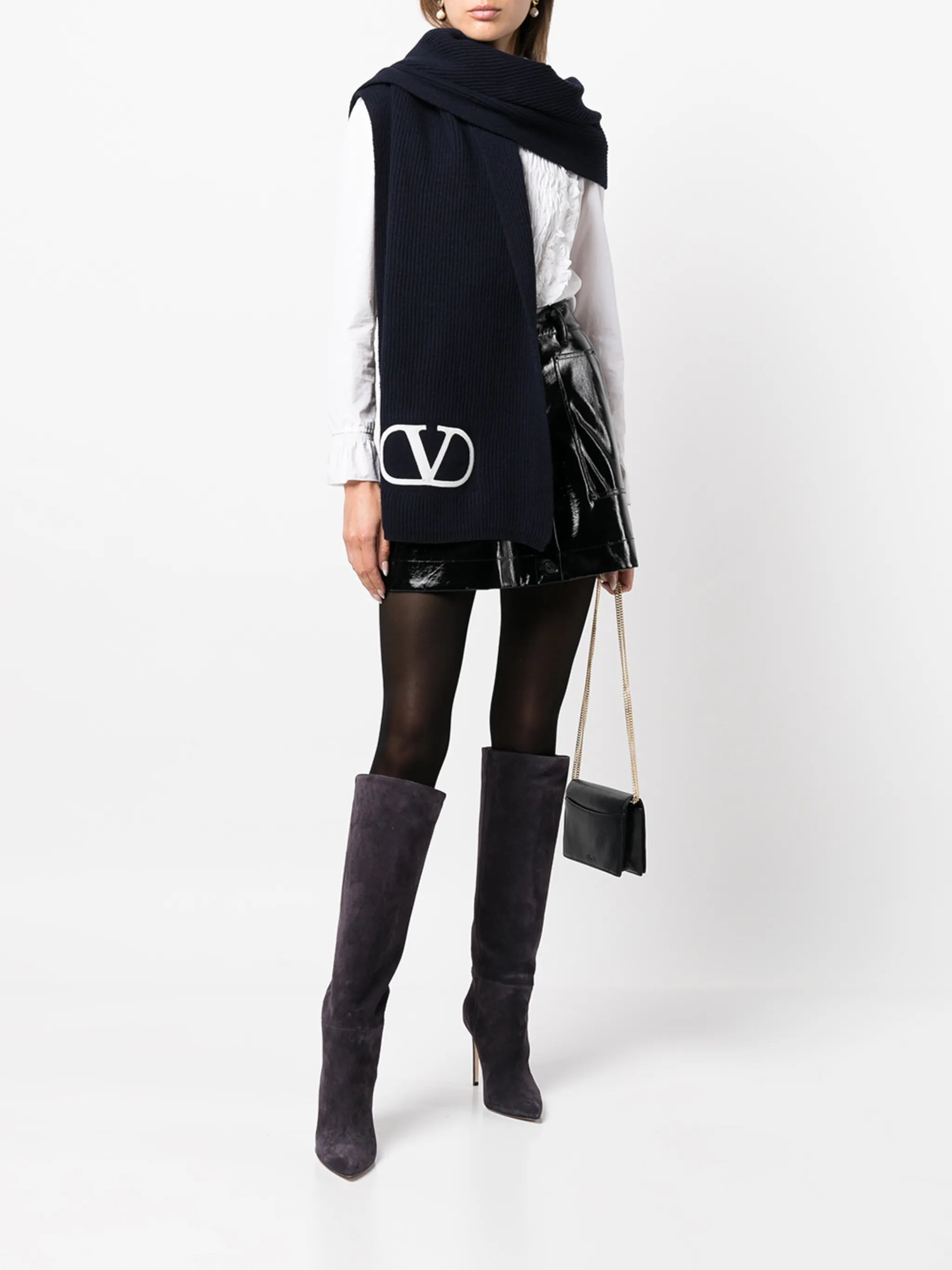 VLogo Signature ribbed-knit scarf