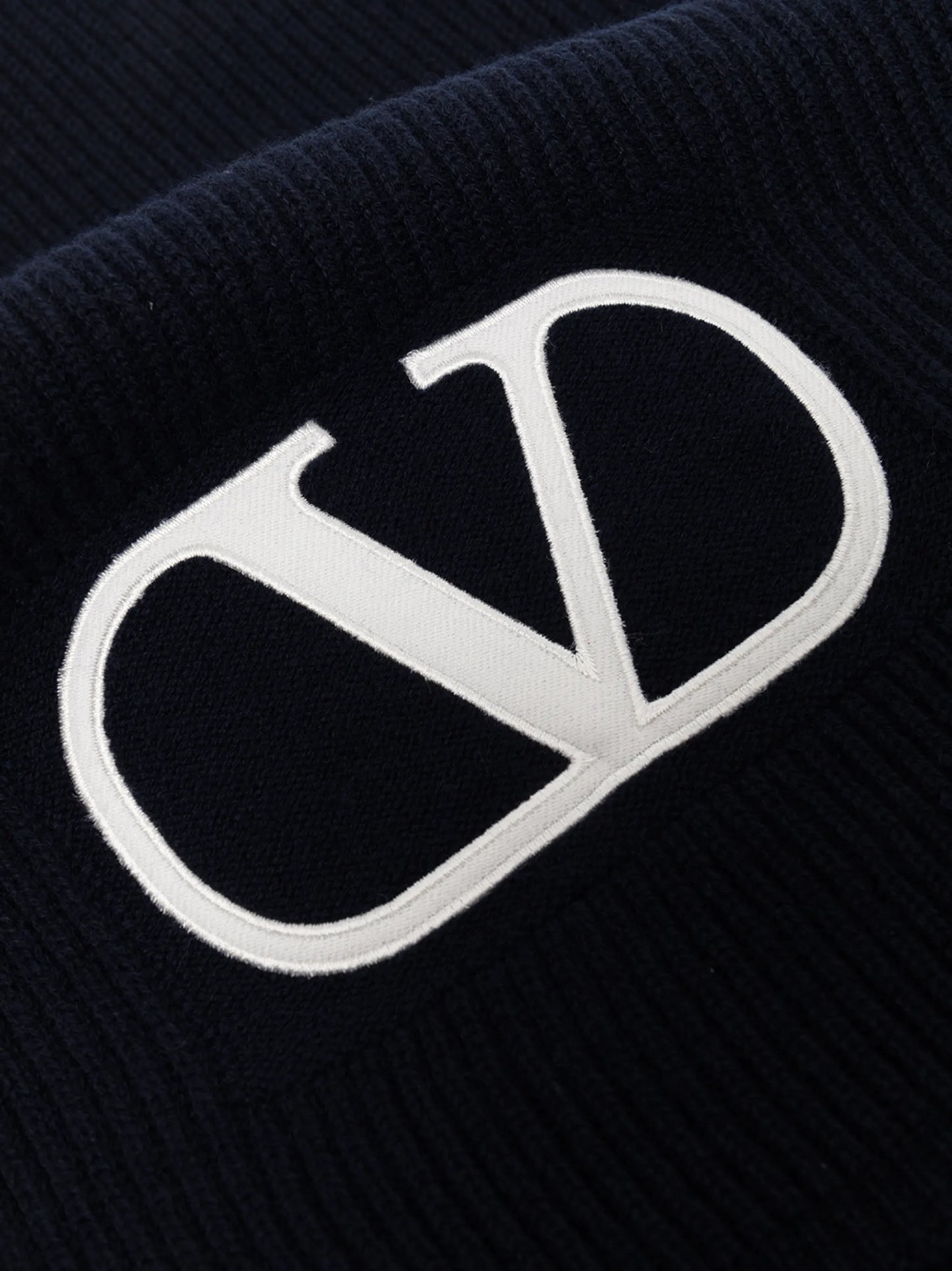 VLogo Signature ribbed-knit scarf