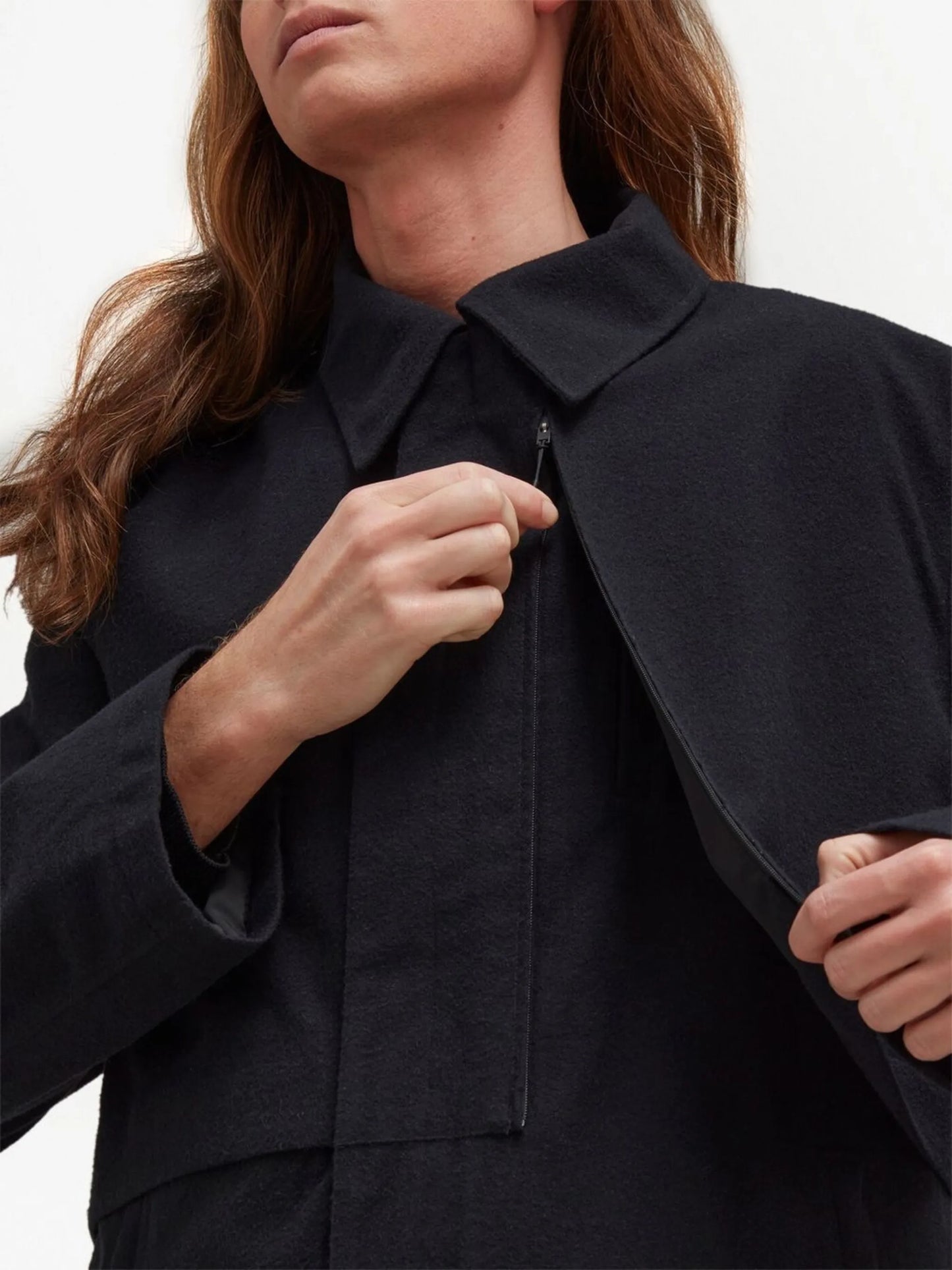 pointed-collar single-breasted coat