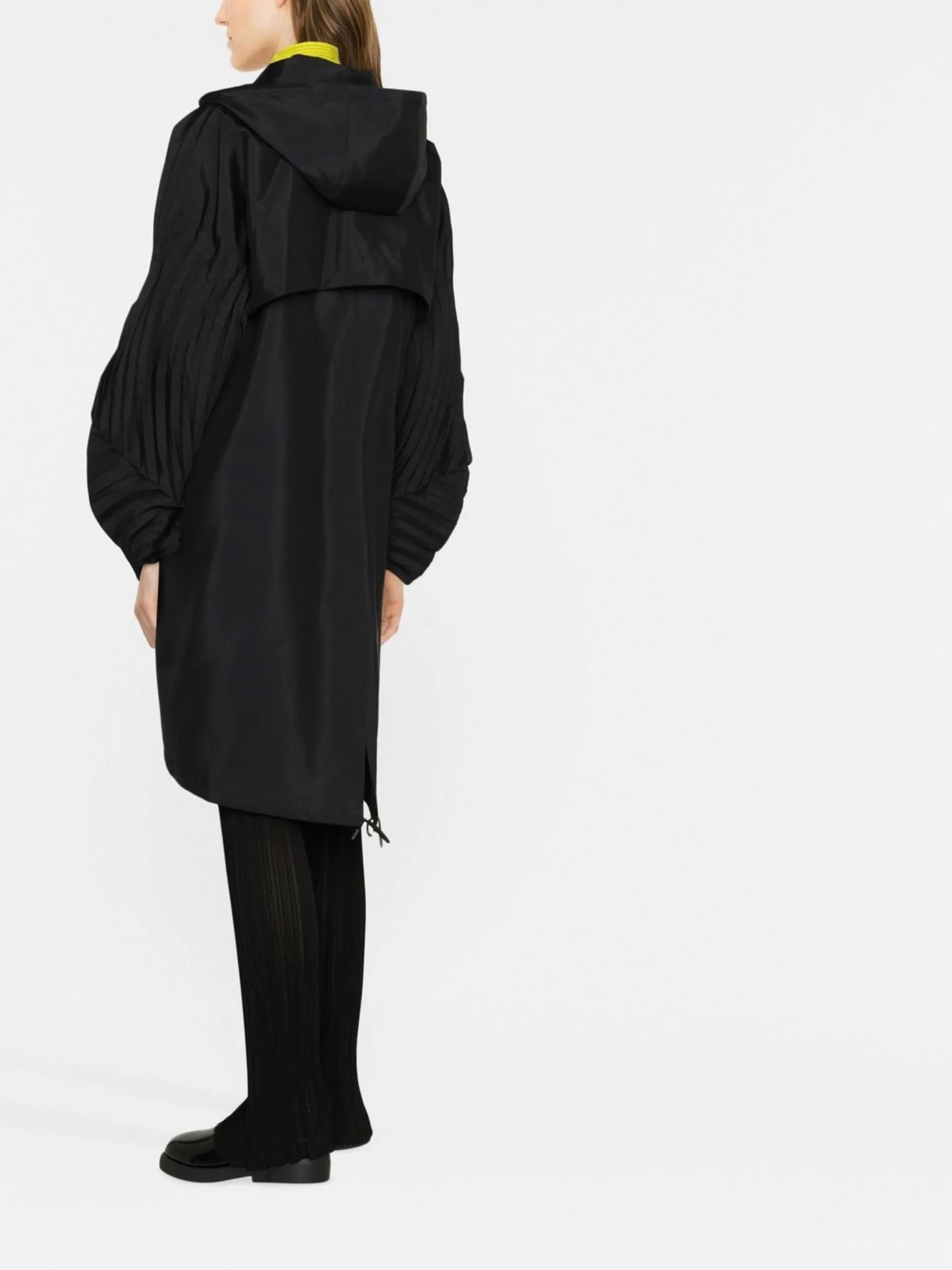 pleated-sleeve rain coat