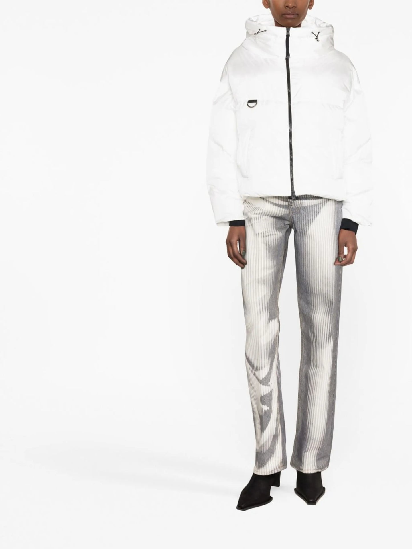 zip-fastening padded jacket