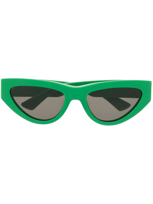 Angle cat-eye sunglasses