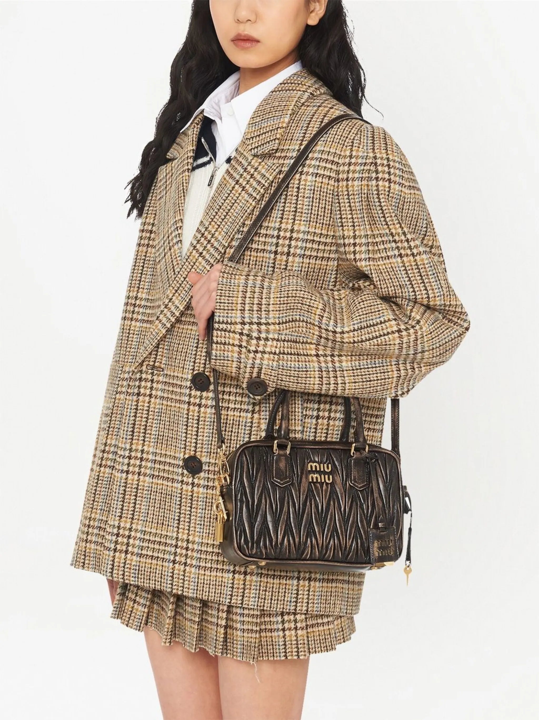 Matelassé quilted tote