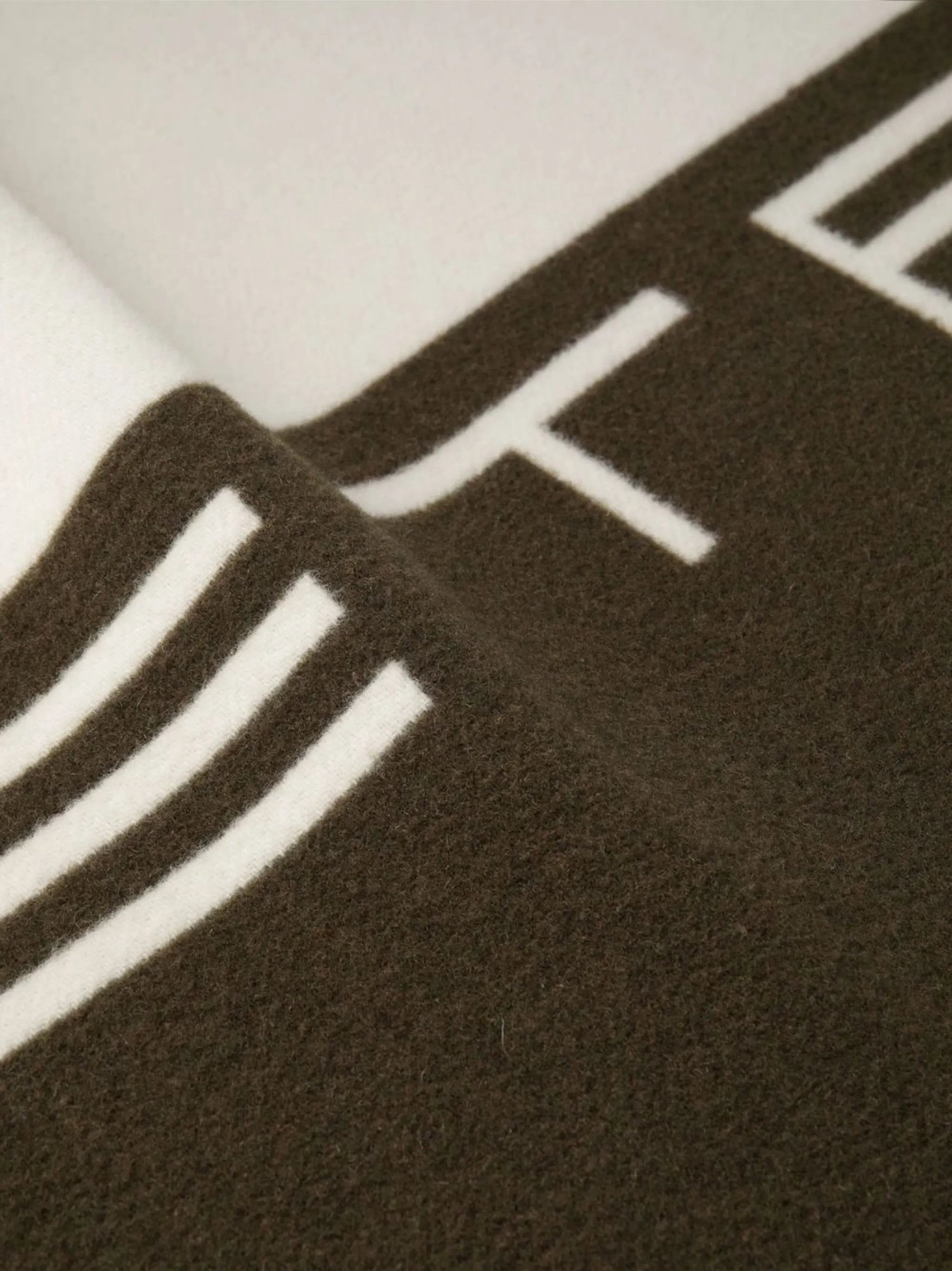 intarsia-knit logo wool poncho