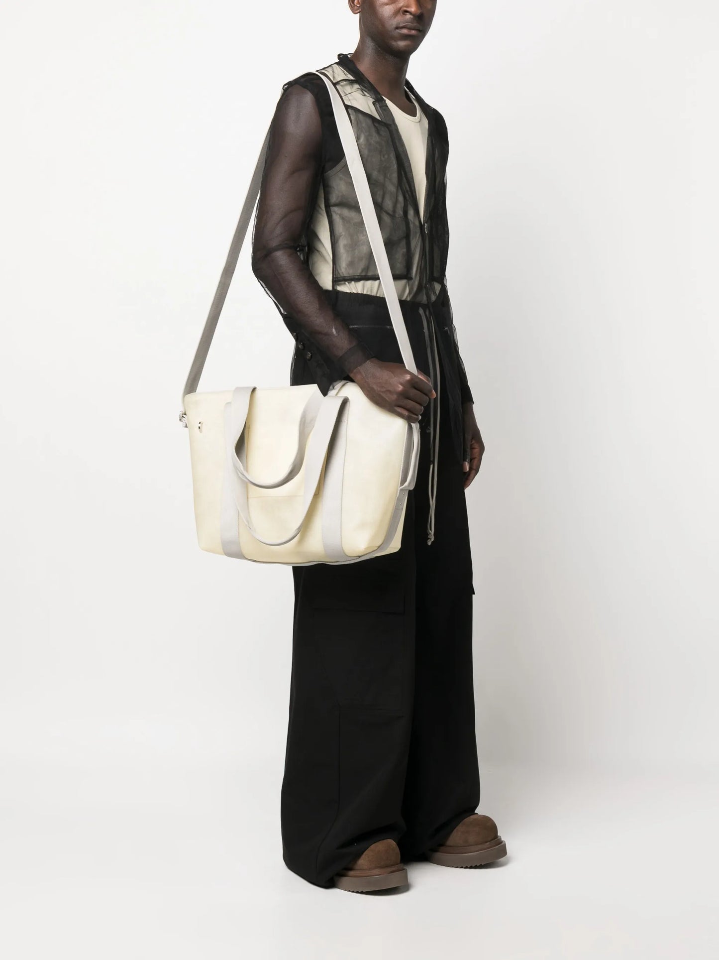 Trolley zipped tote