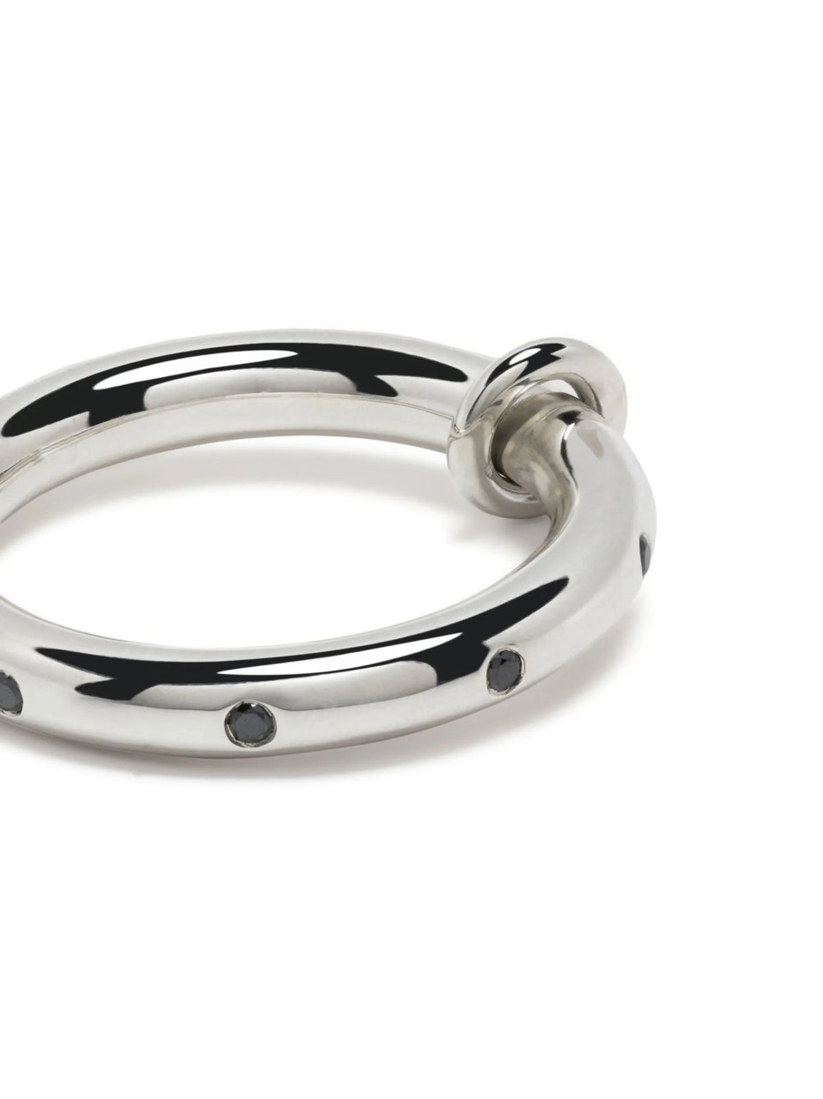 Ovio Noir diamond ring