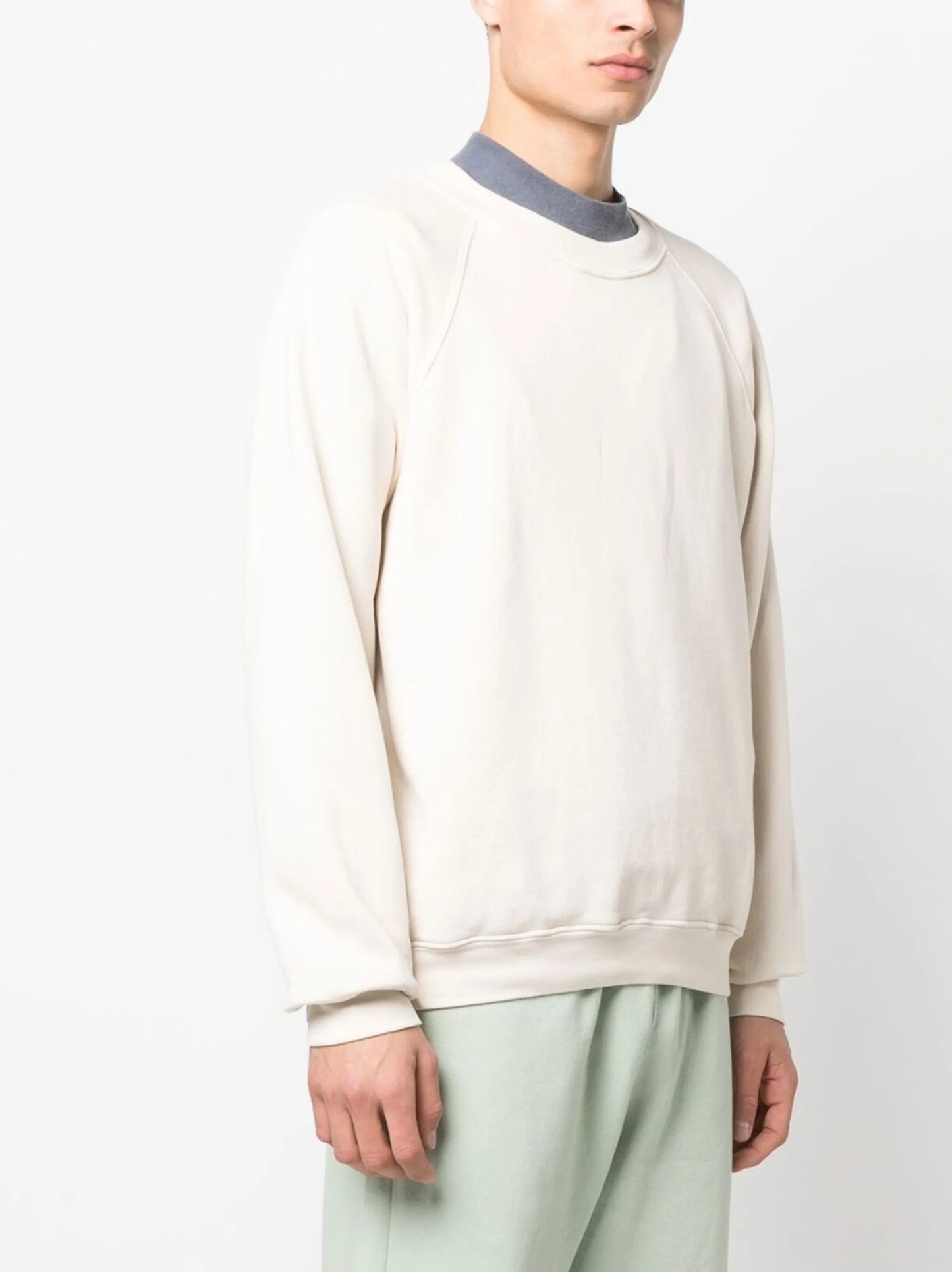 long raglan-sleeved sweatshirt