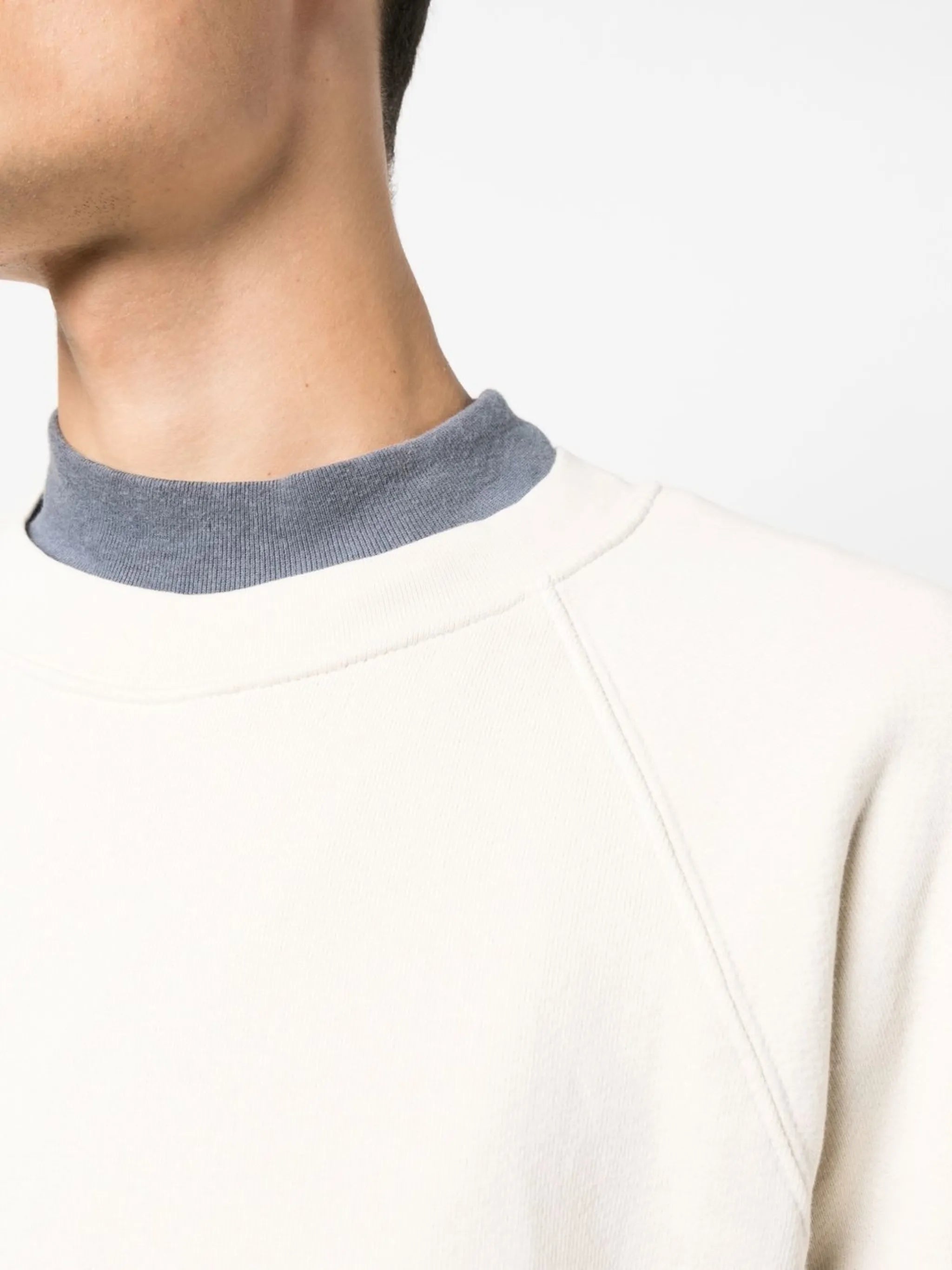long raglan-sleeved sweatshirt