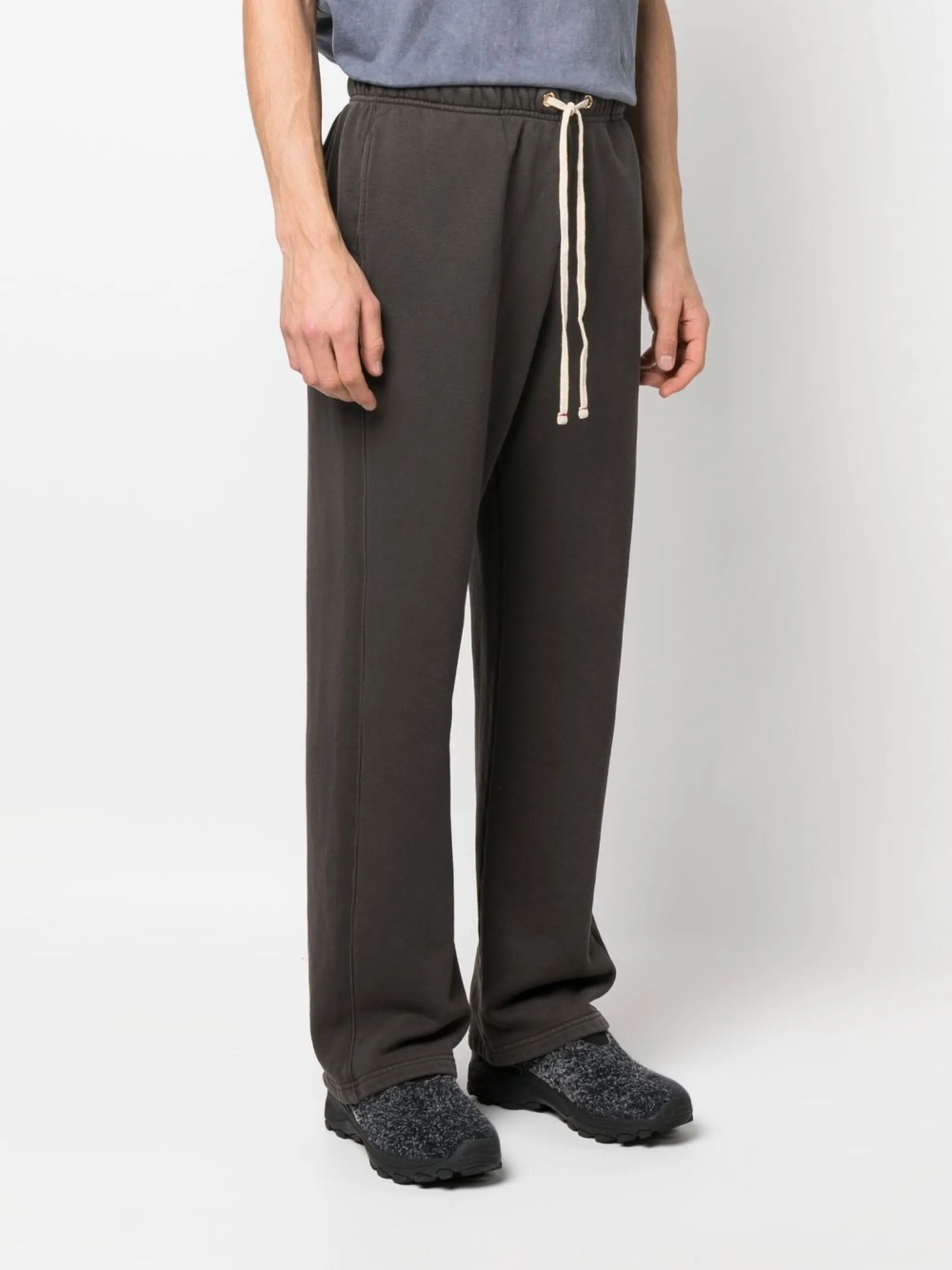 drawstring-fastening waist trousers