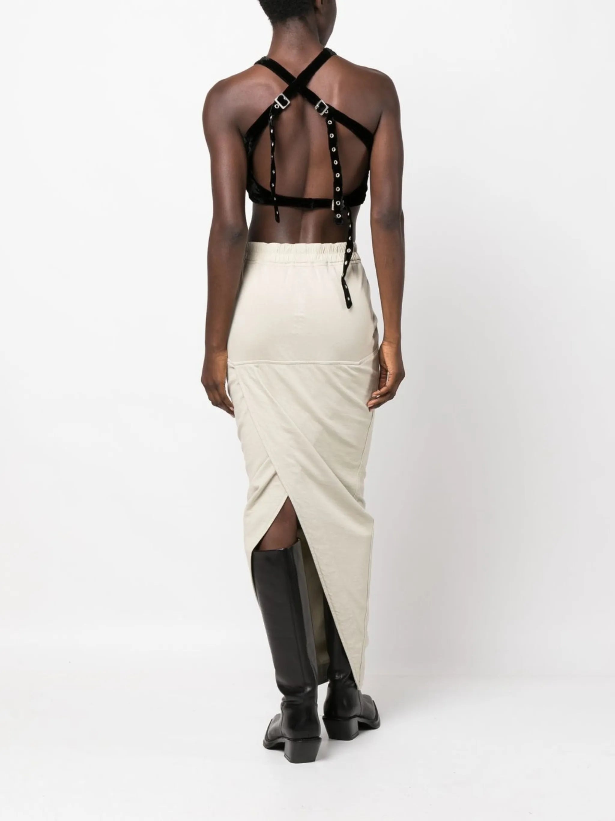 buckle-fastening strap-detail top