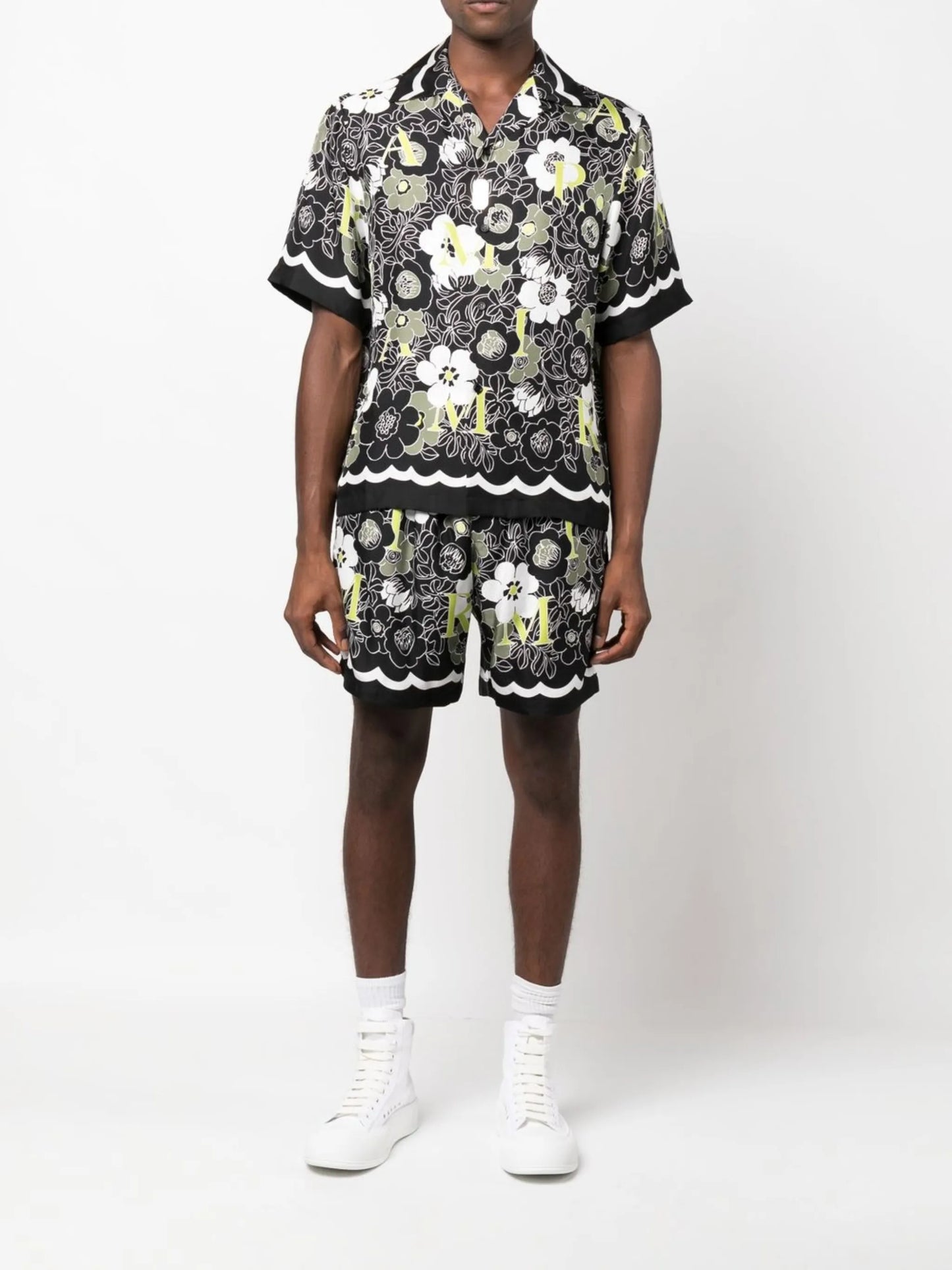 floral-print short-sleeved shirt