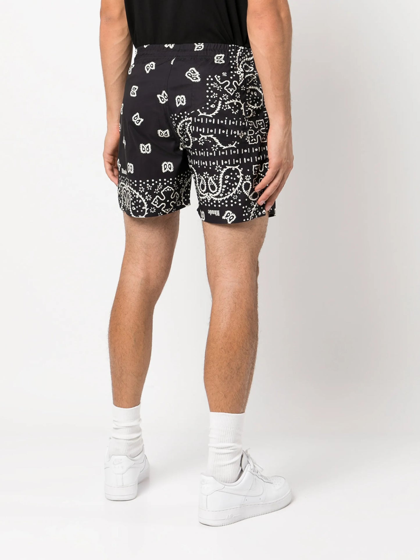 bandana-print shorts