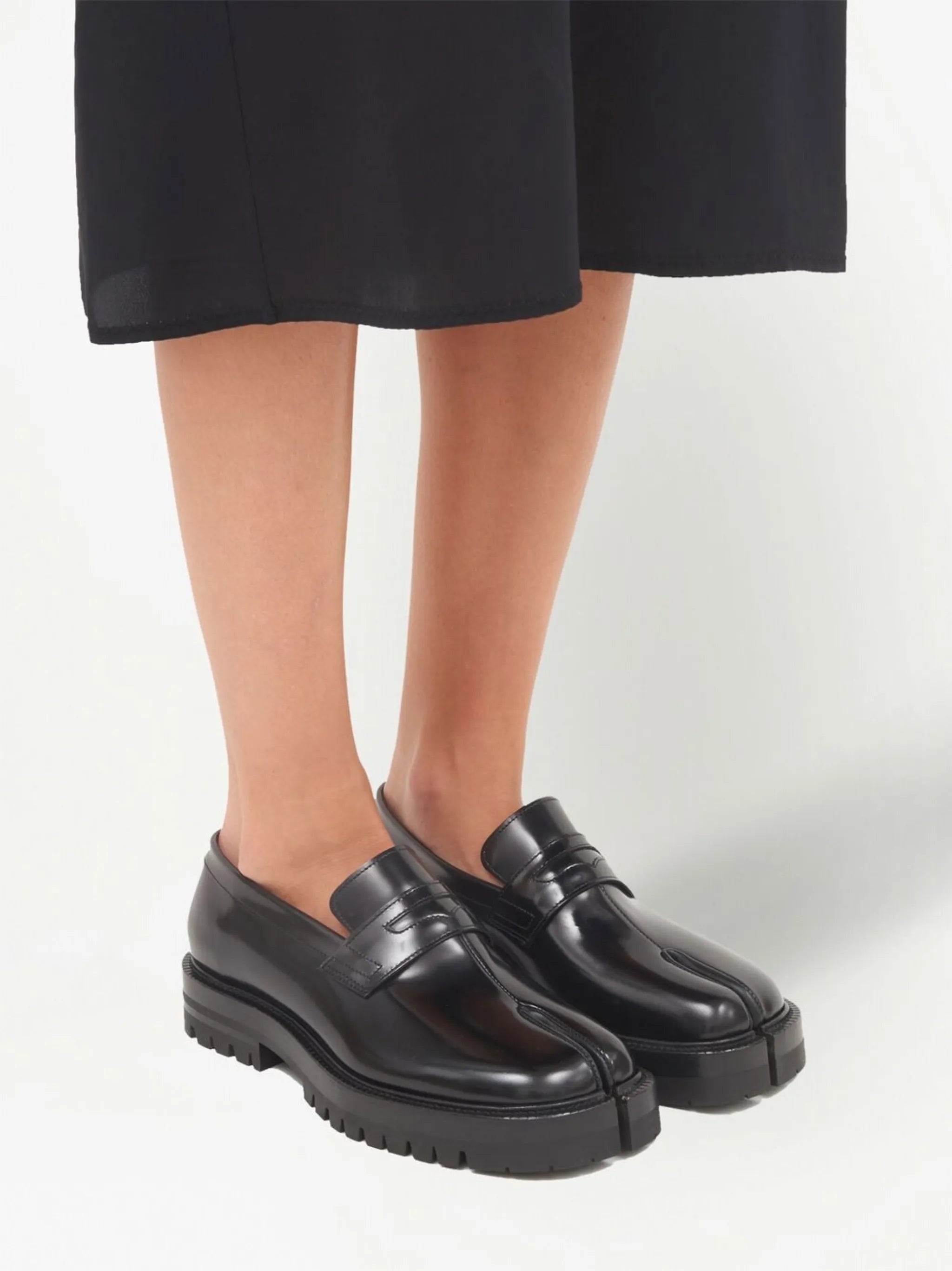 Tabi leather loafers