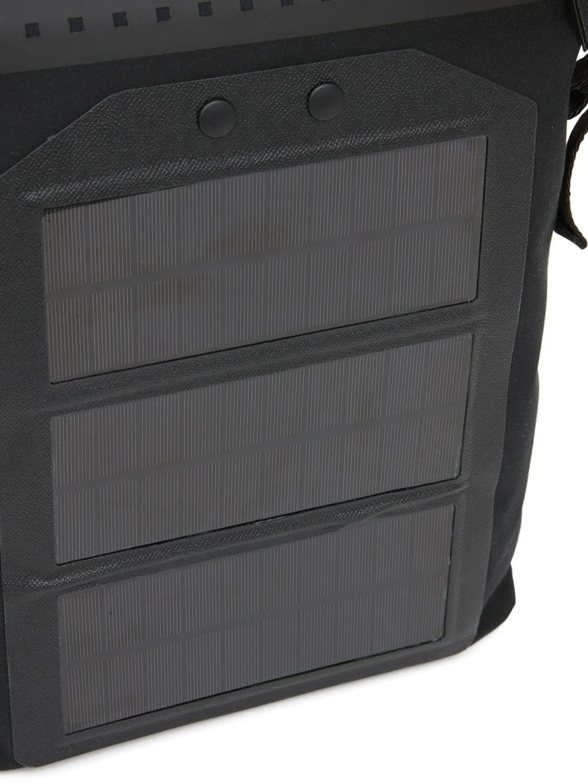 folded-top buckle-fastening backpack