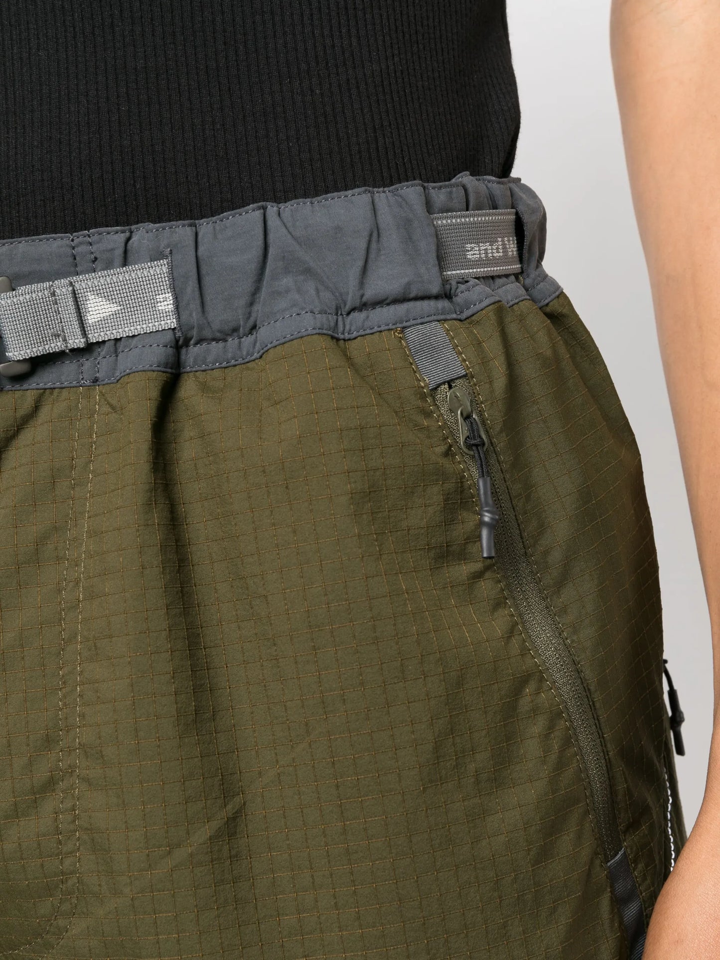 ripstop knee-length belted shorts