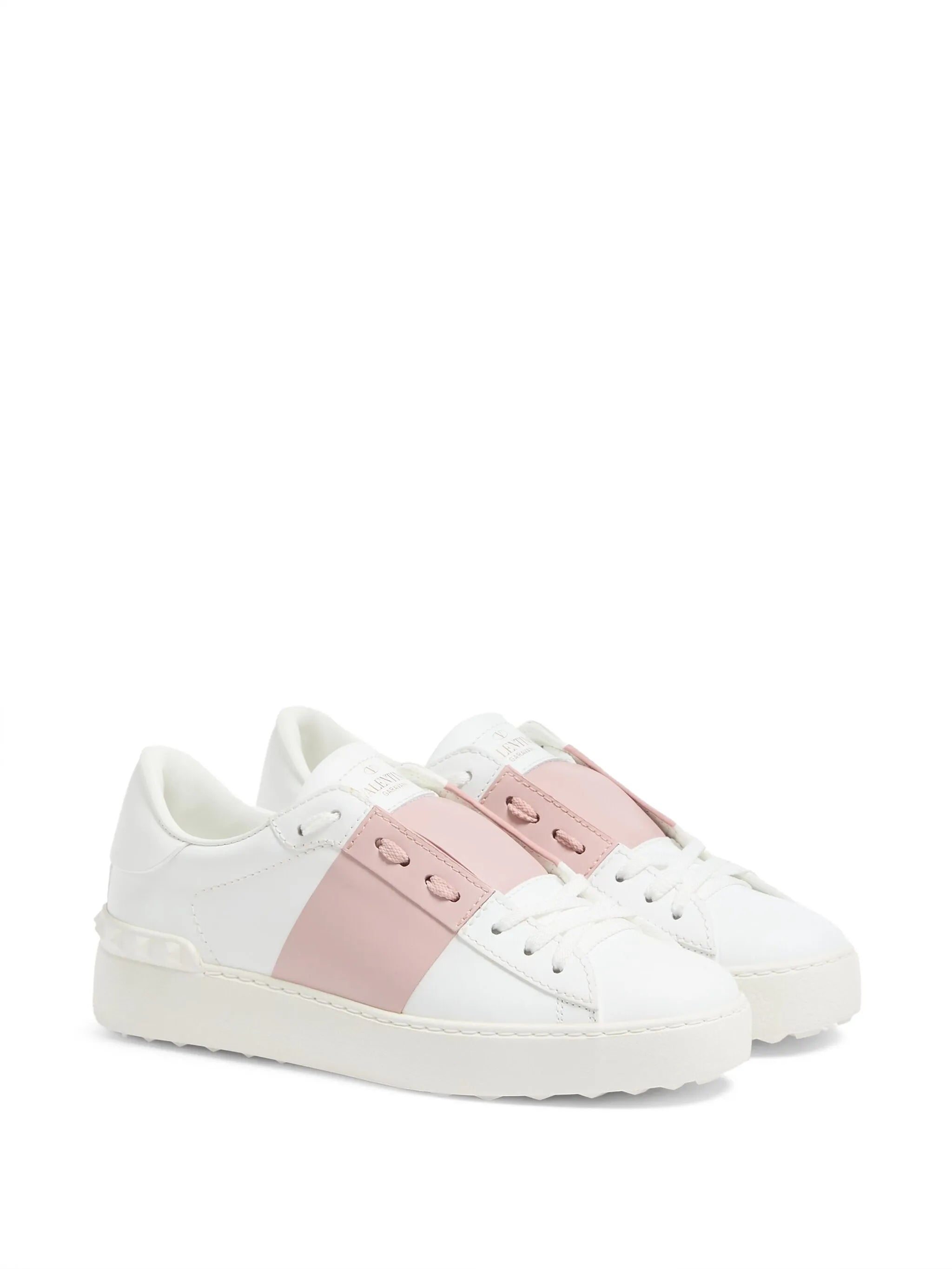 Open low-top leather sneakers