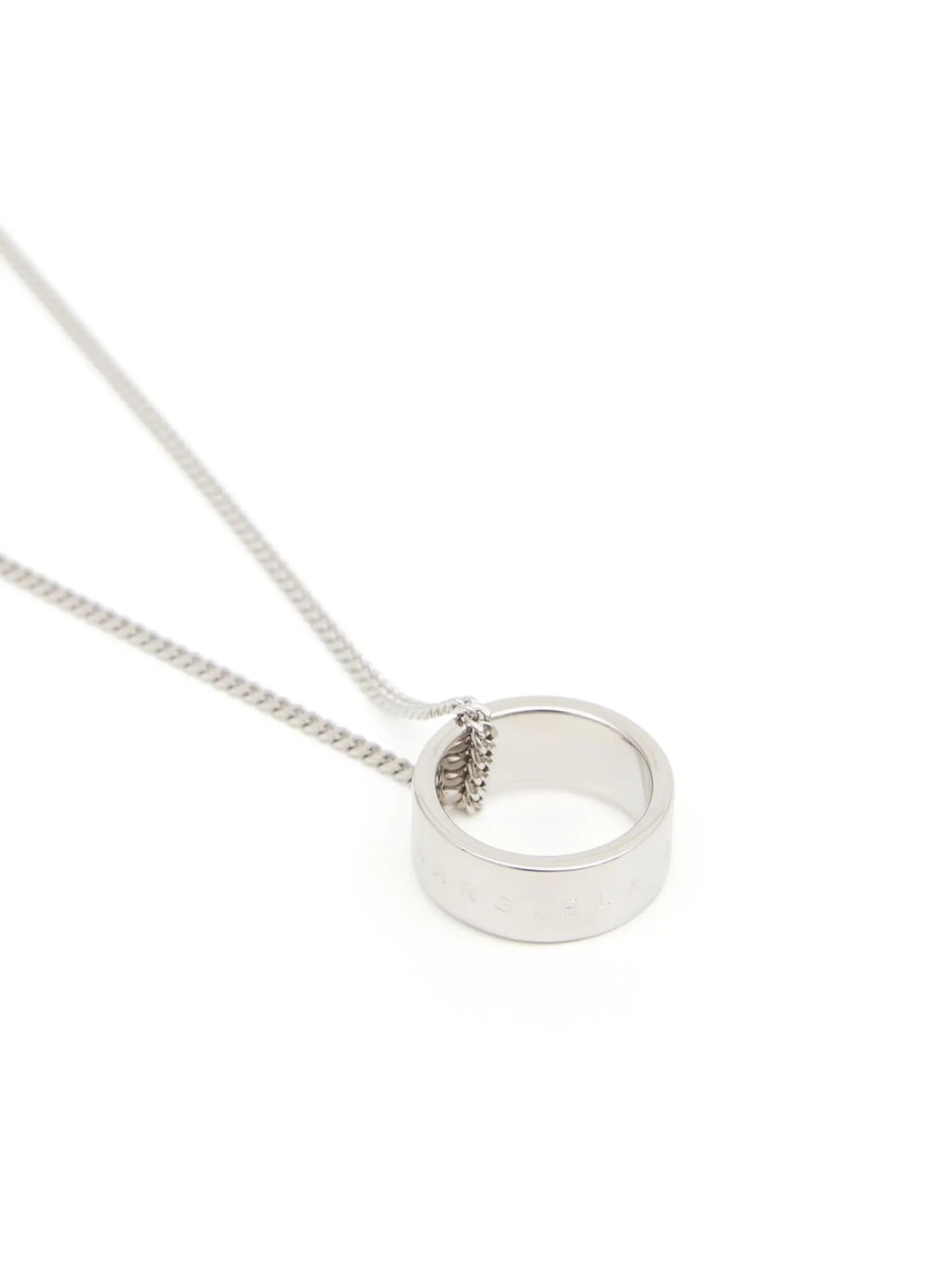 Minimal engraved pendant necklace
