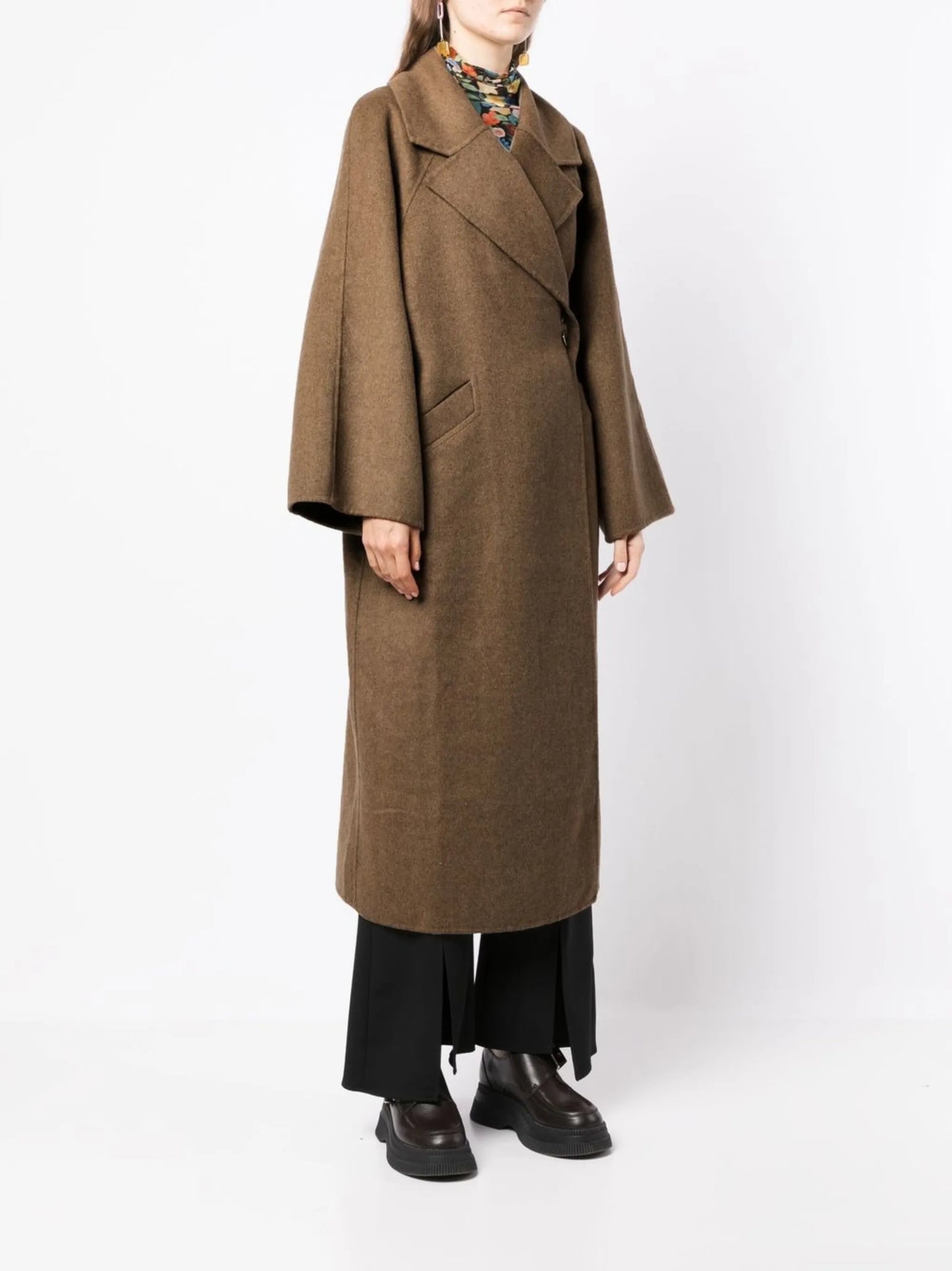 oversized button-fastening coat