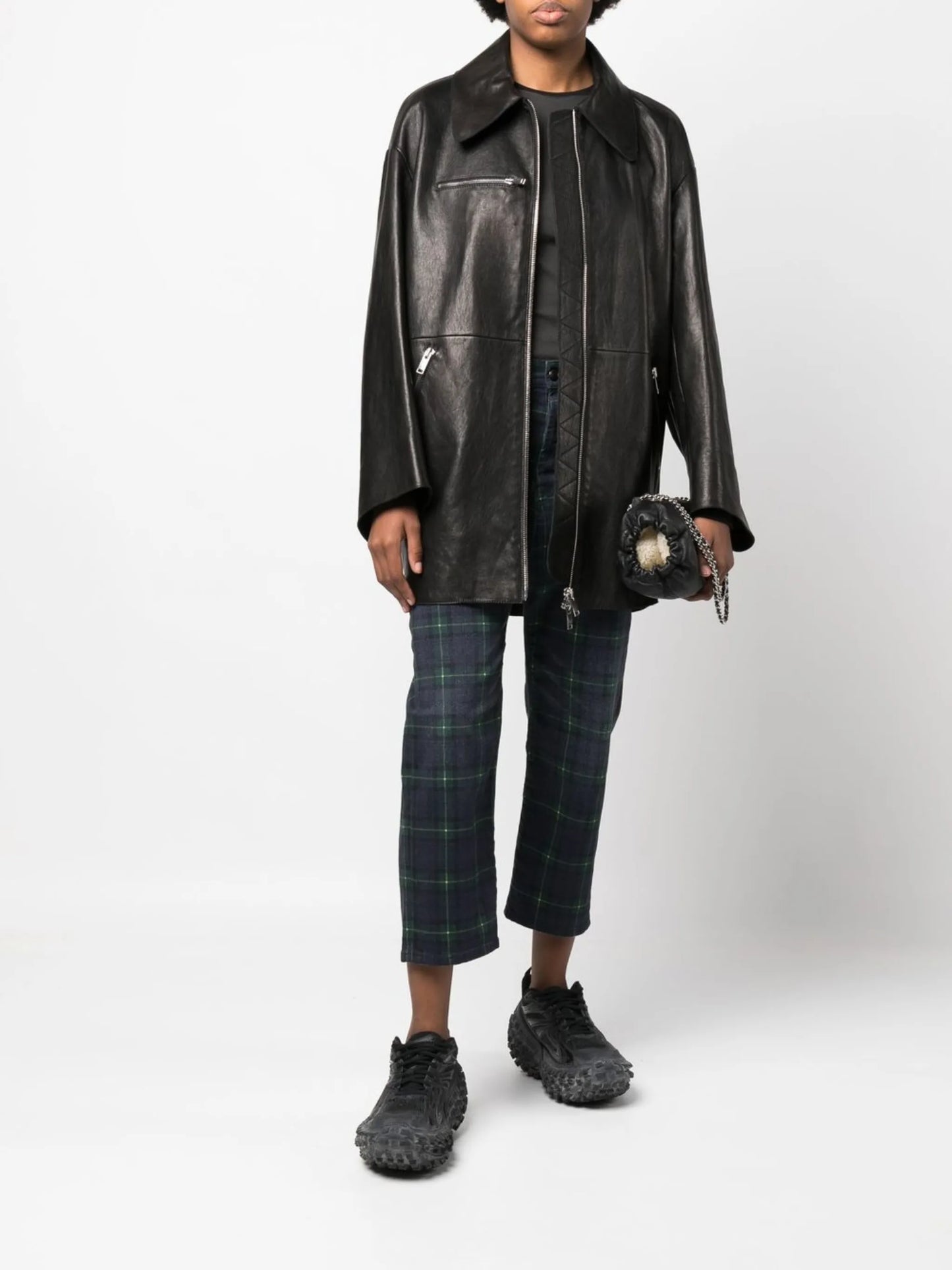 plaid-patterned cropped trousers